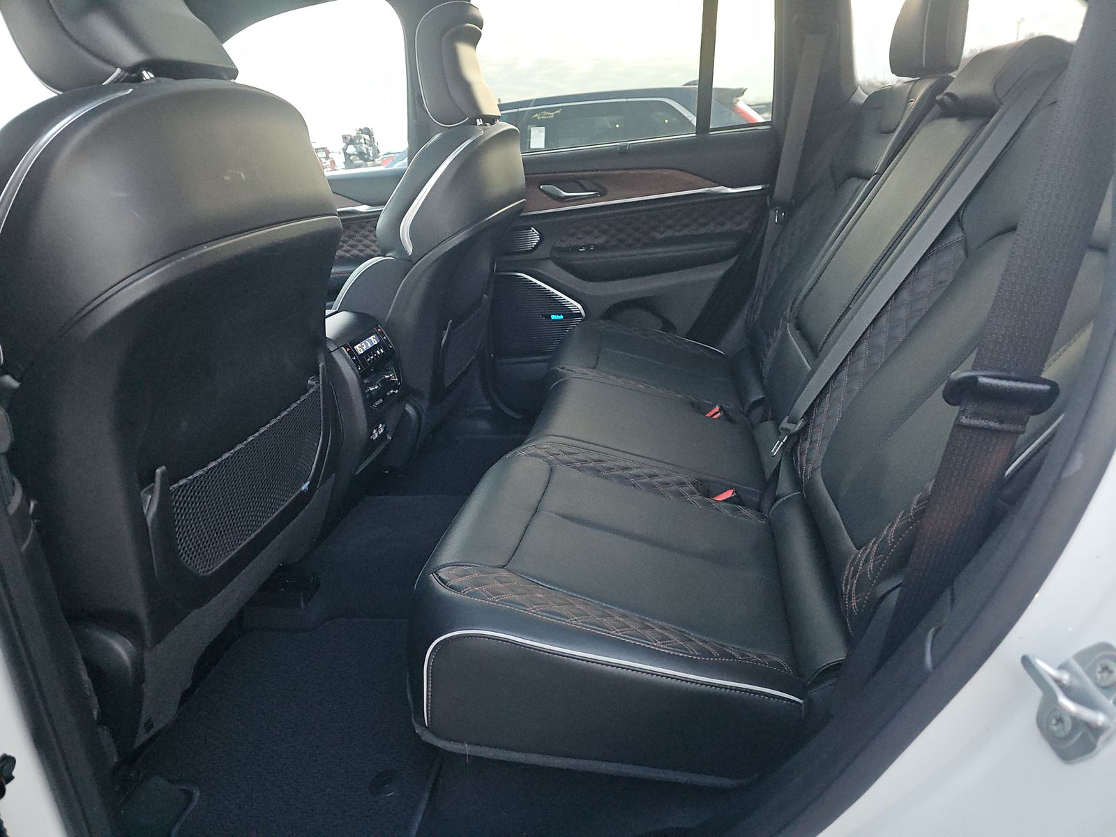 2022 Jeep Grand Cherokee Summit AWD