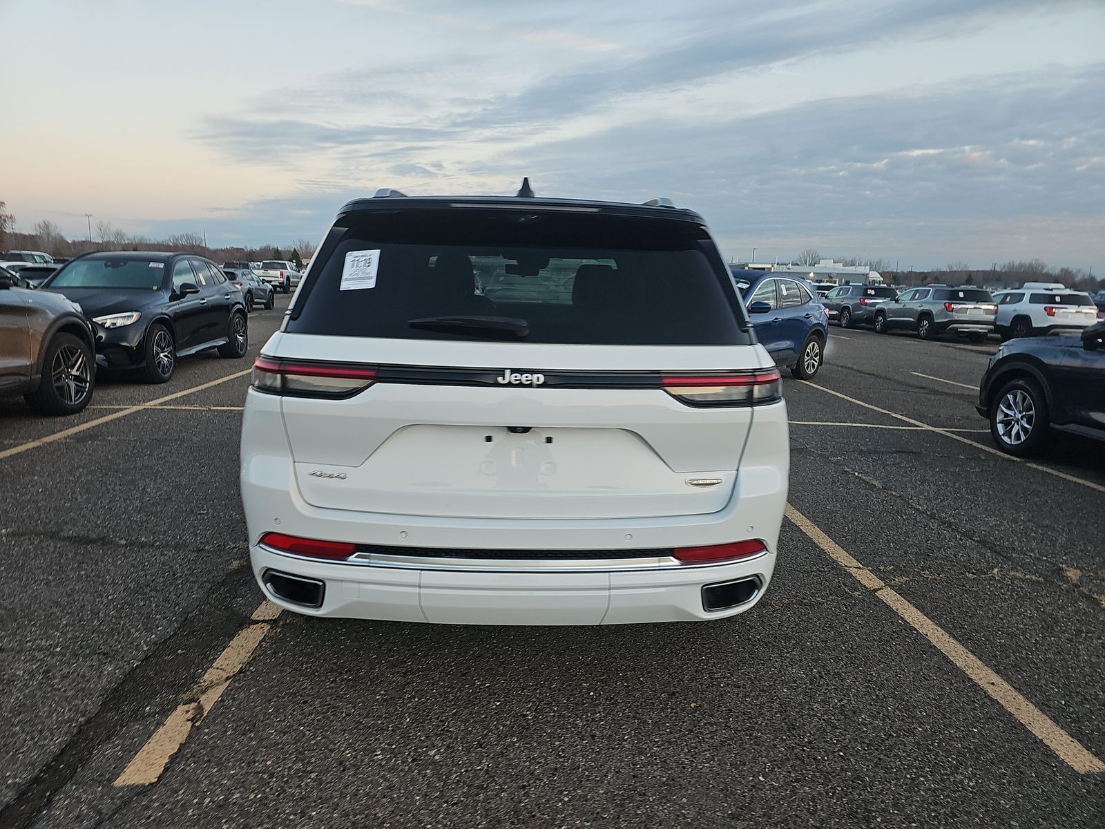 2022 Jeep Grand Cherokee Summit AWD