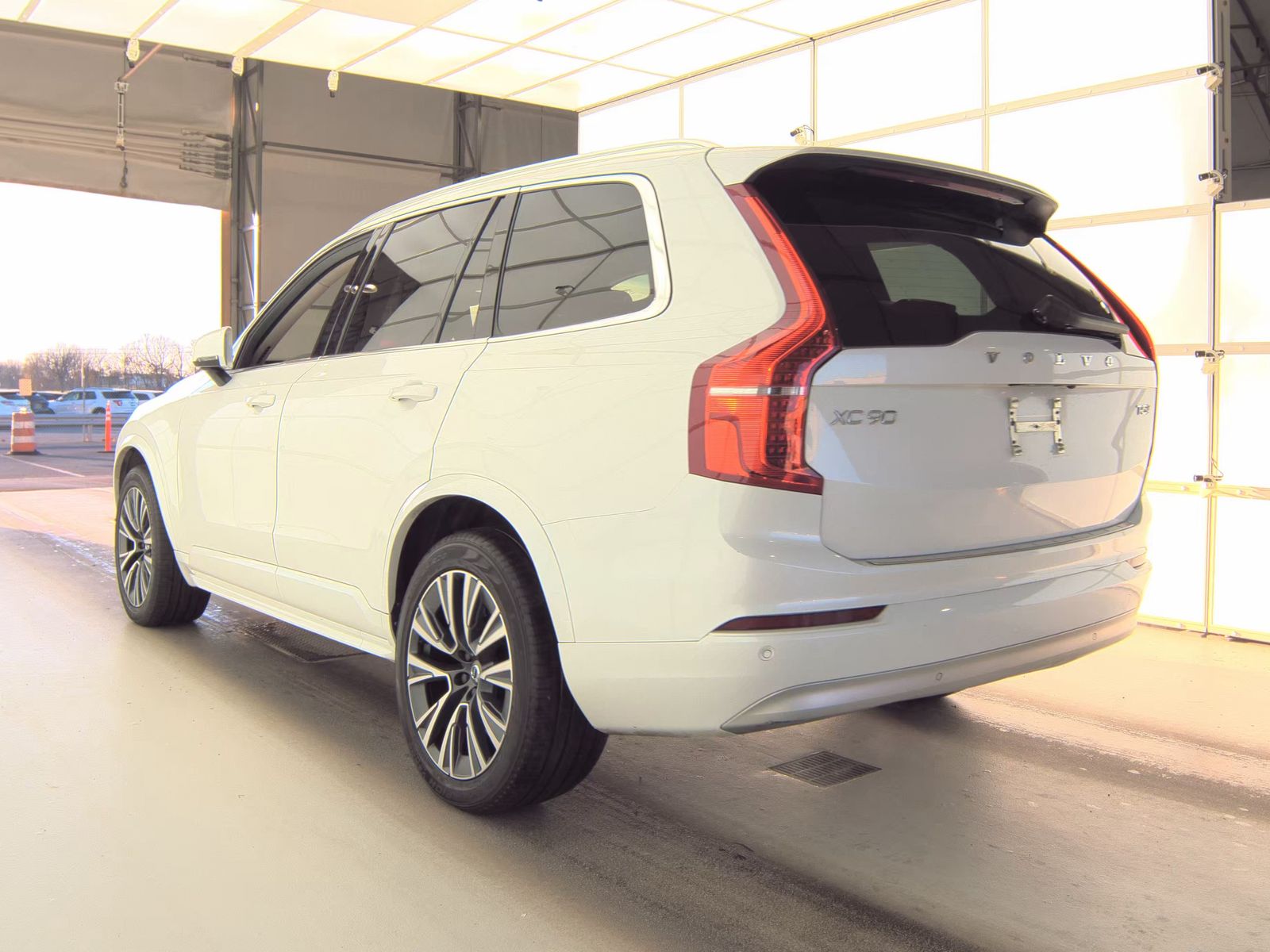 2022 Volvo XC90 T5 Momentum AWD