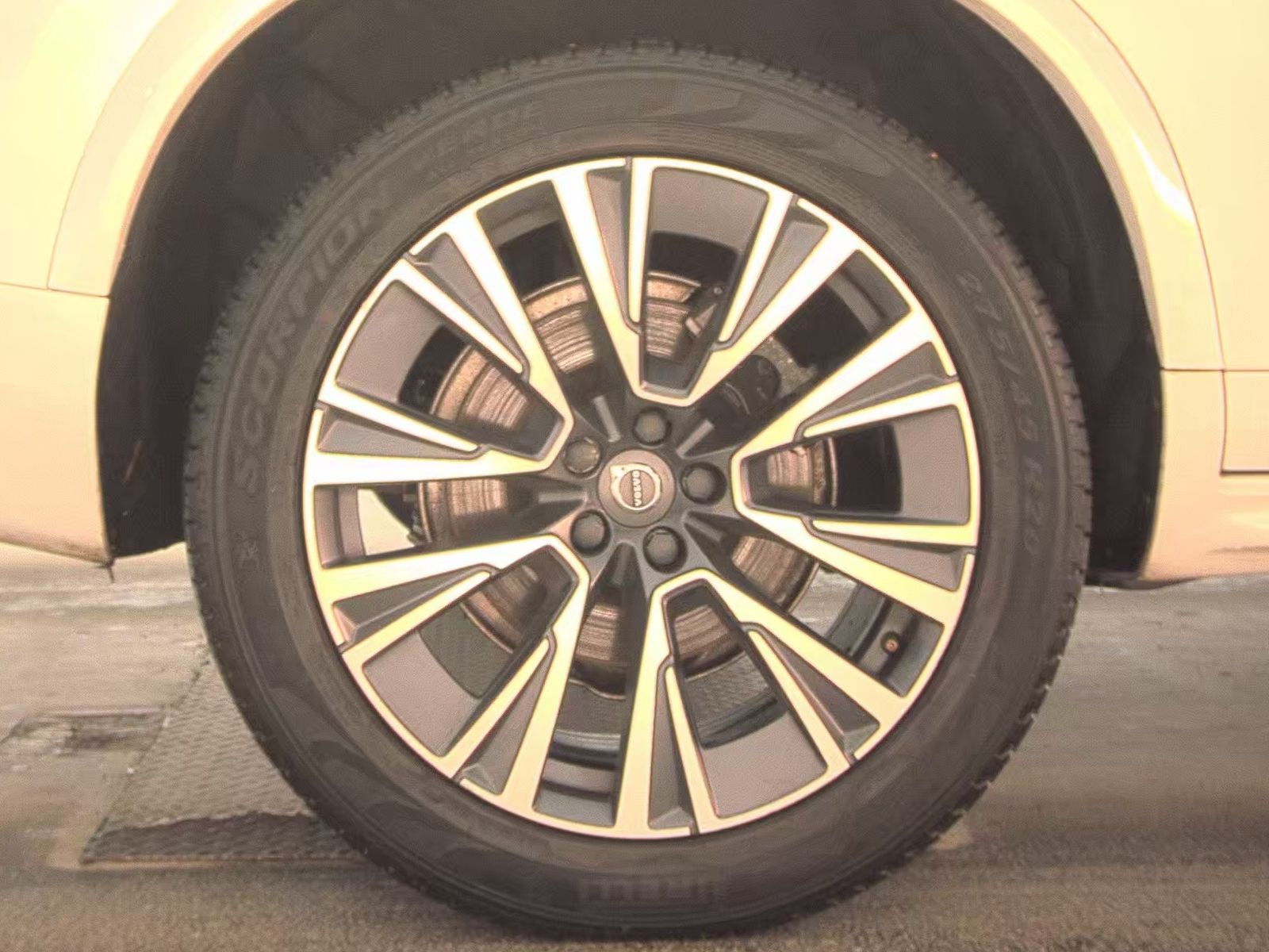 2022 Volvo XC90 T5 Momentum AWD