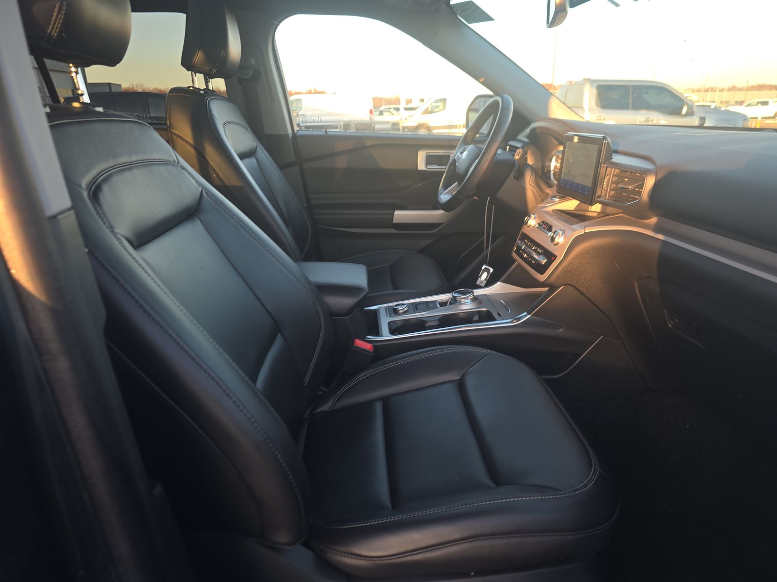 2024 Ford Explorer XLT AWD