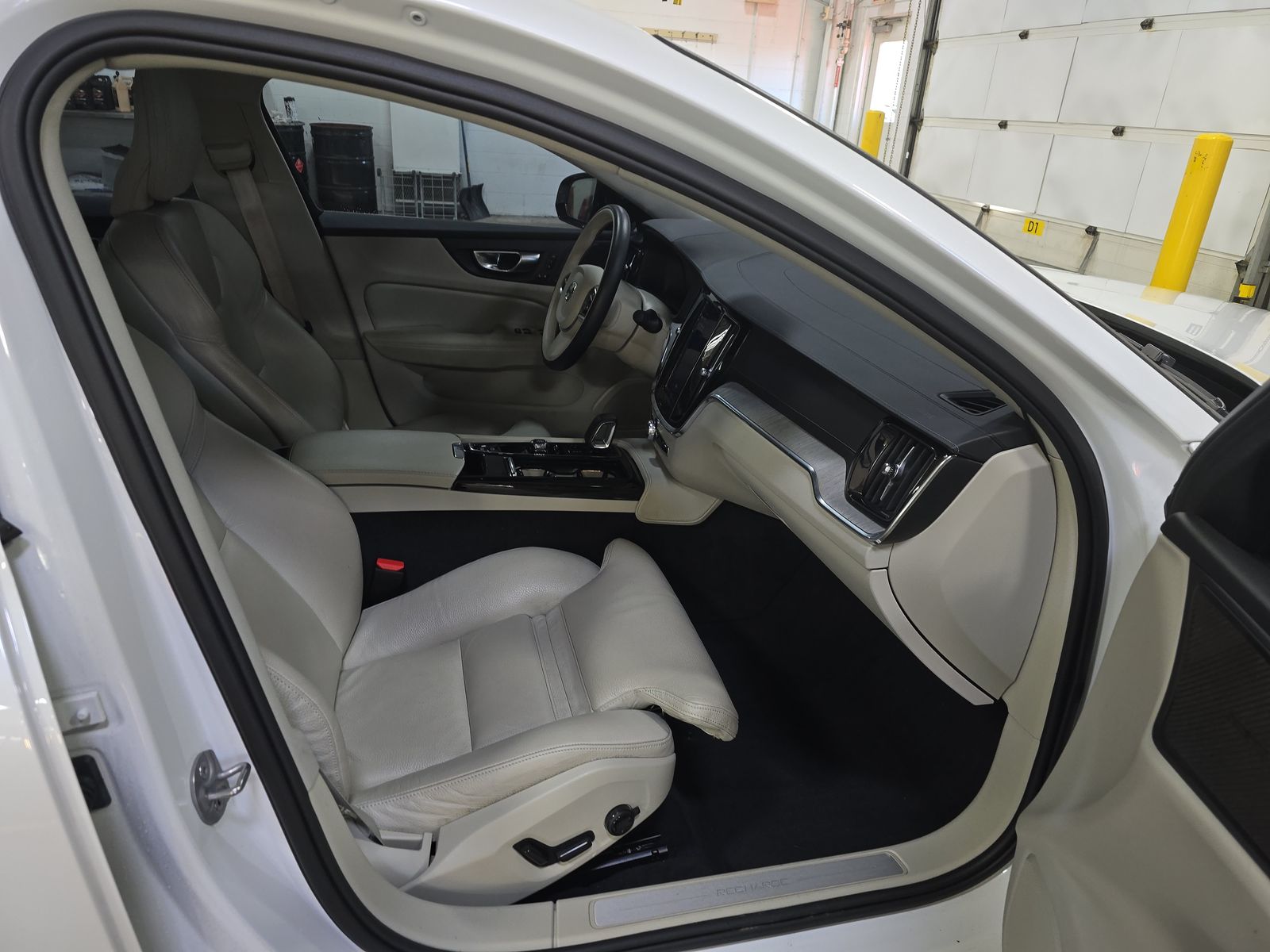 2024 Volvo S60 Recharge T8 Ultimate AWD