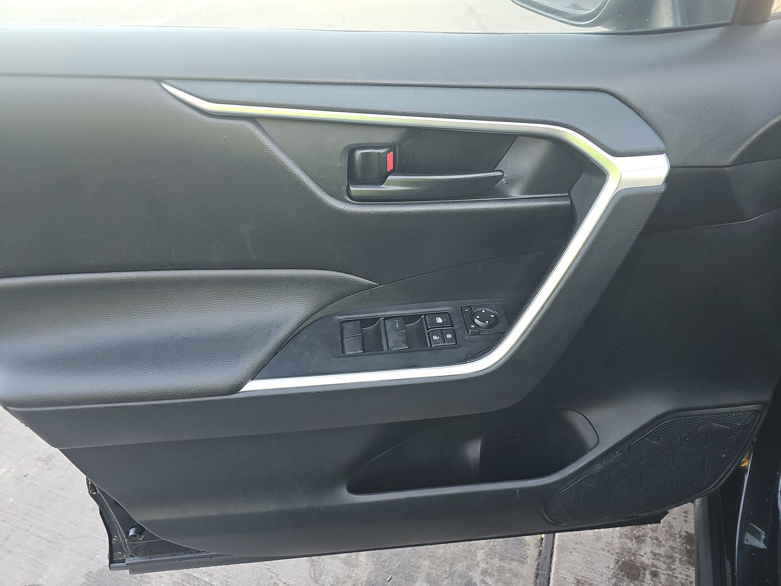 2025 Toyota RAV4 LE AWD