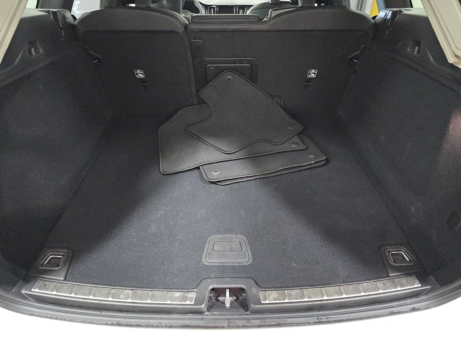 2025 Volvo XC60 B5 Plus AWD