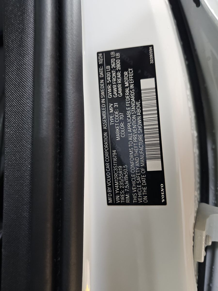 2025 Volvo XC60 B5 Plus AWD