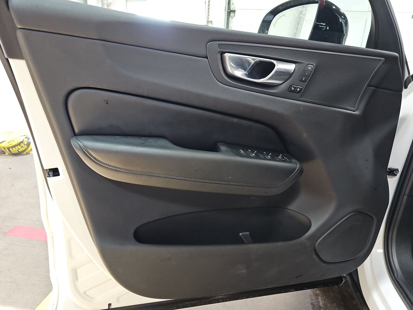 2025 Volvo XC60 B5 Plus AWD