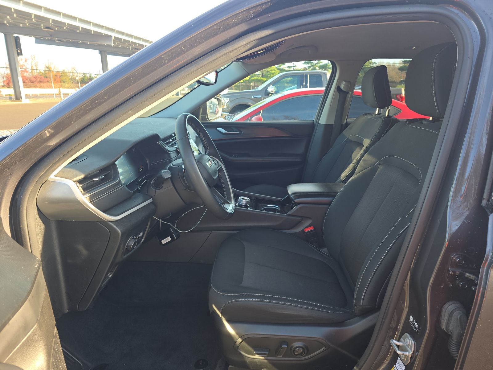 2023 Jeep Grand Cherokee Laredo AWD