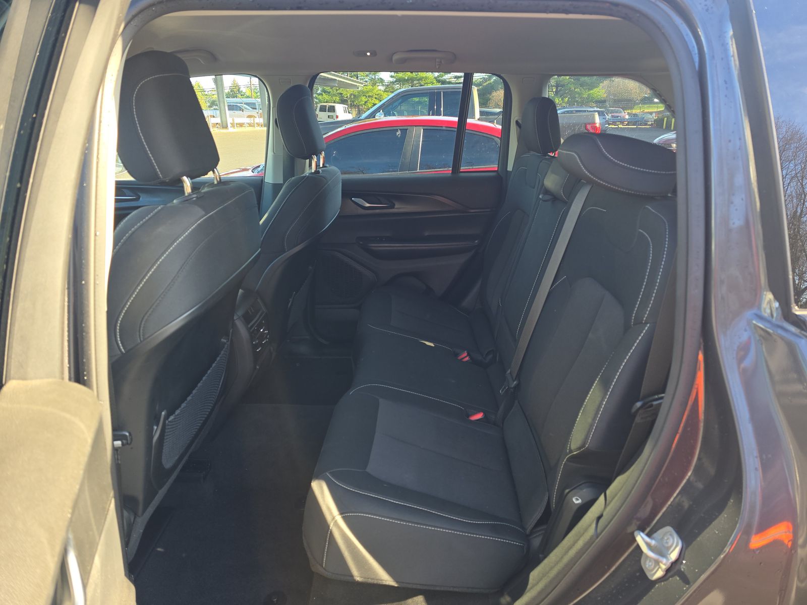 2023 Jeep Grand Cherokee Laredo AWD