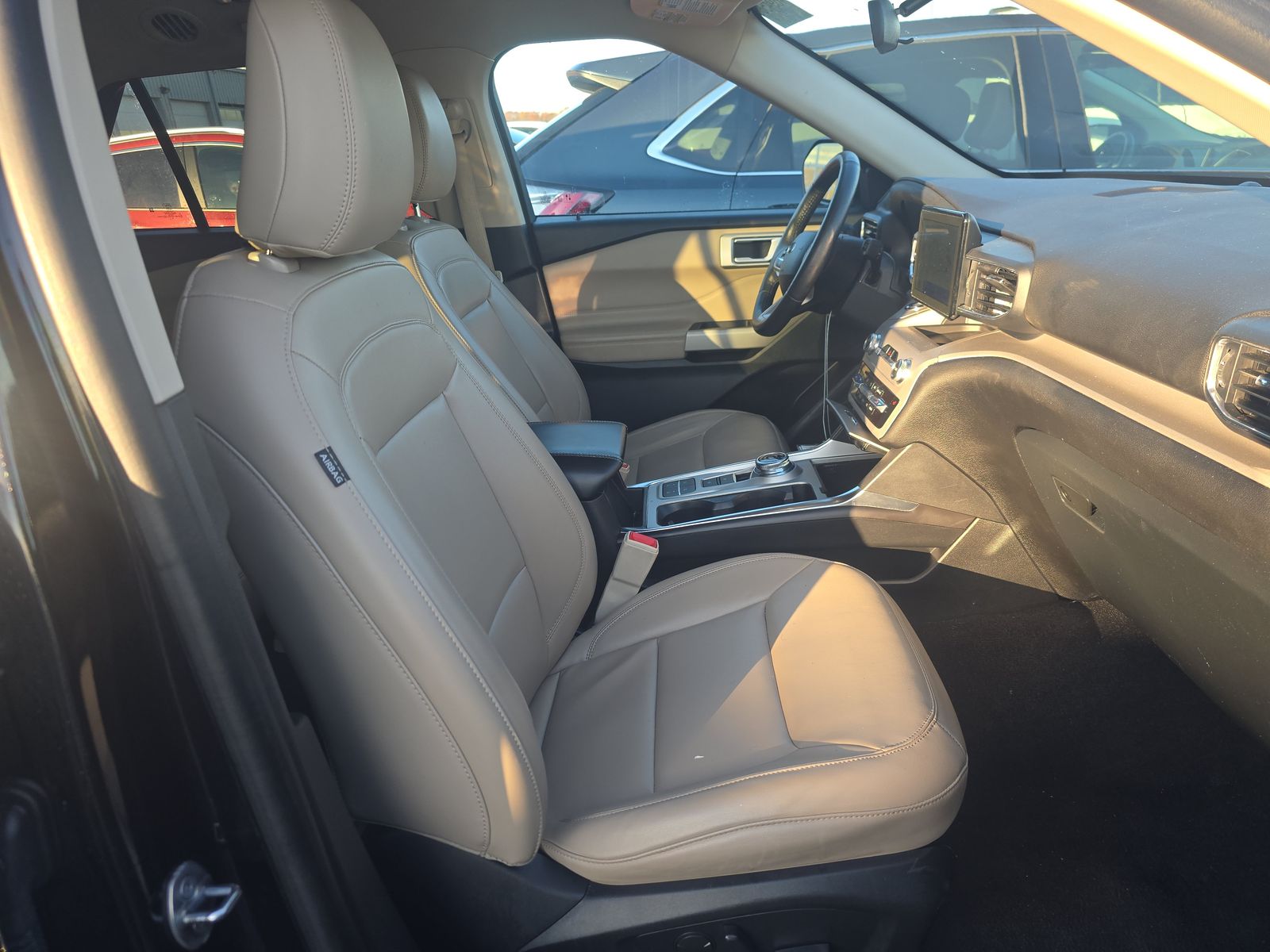 2024 Ford Explorer XLT RWD