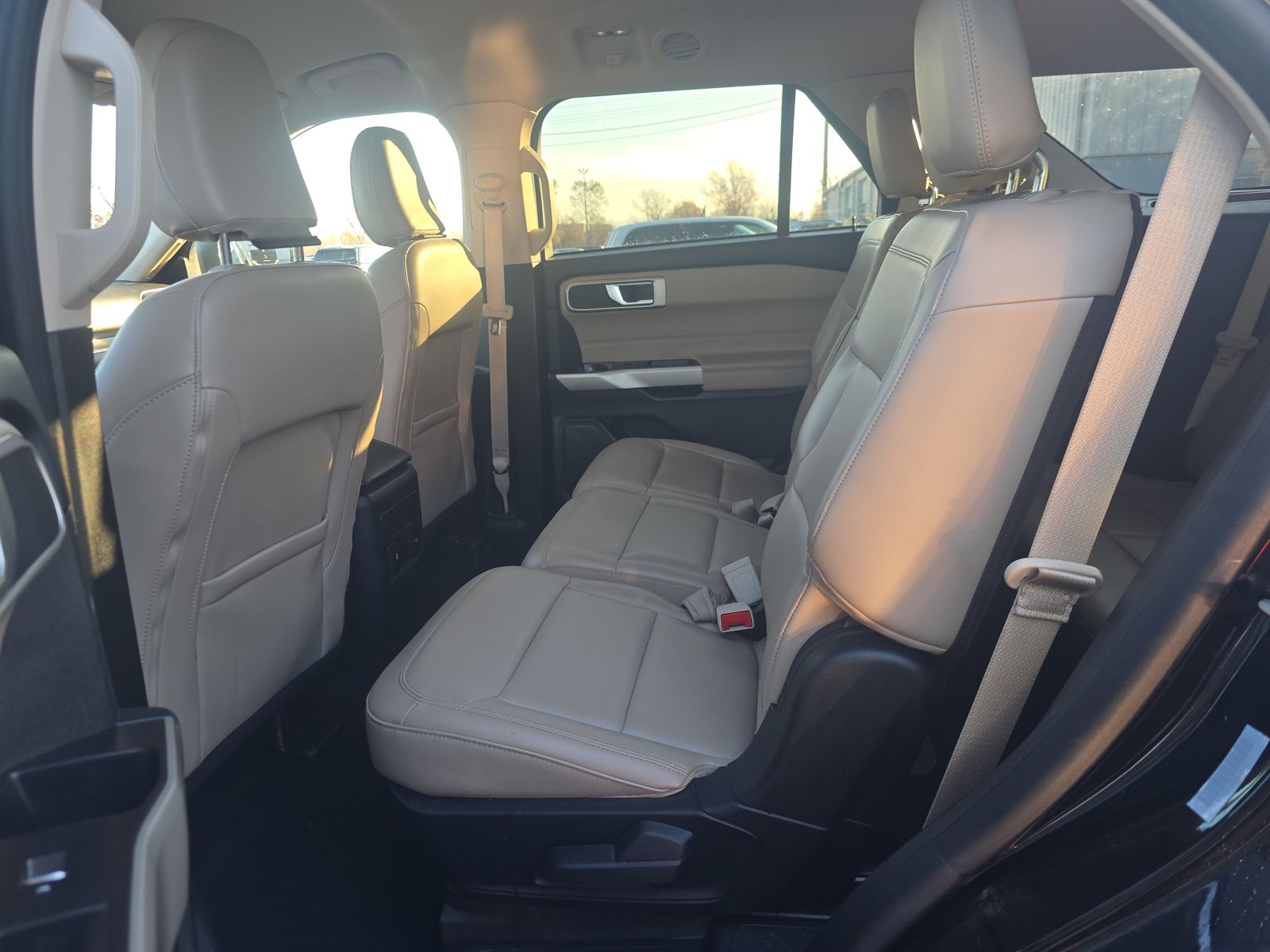 2024 Ford Explorer XLT RWD