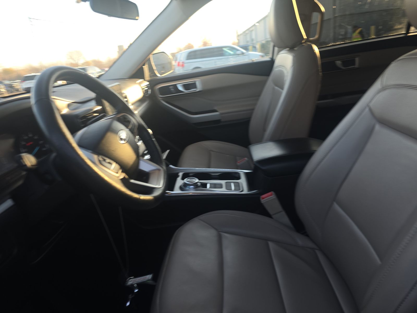 2024 Ford Explorer XLT RWD