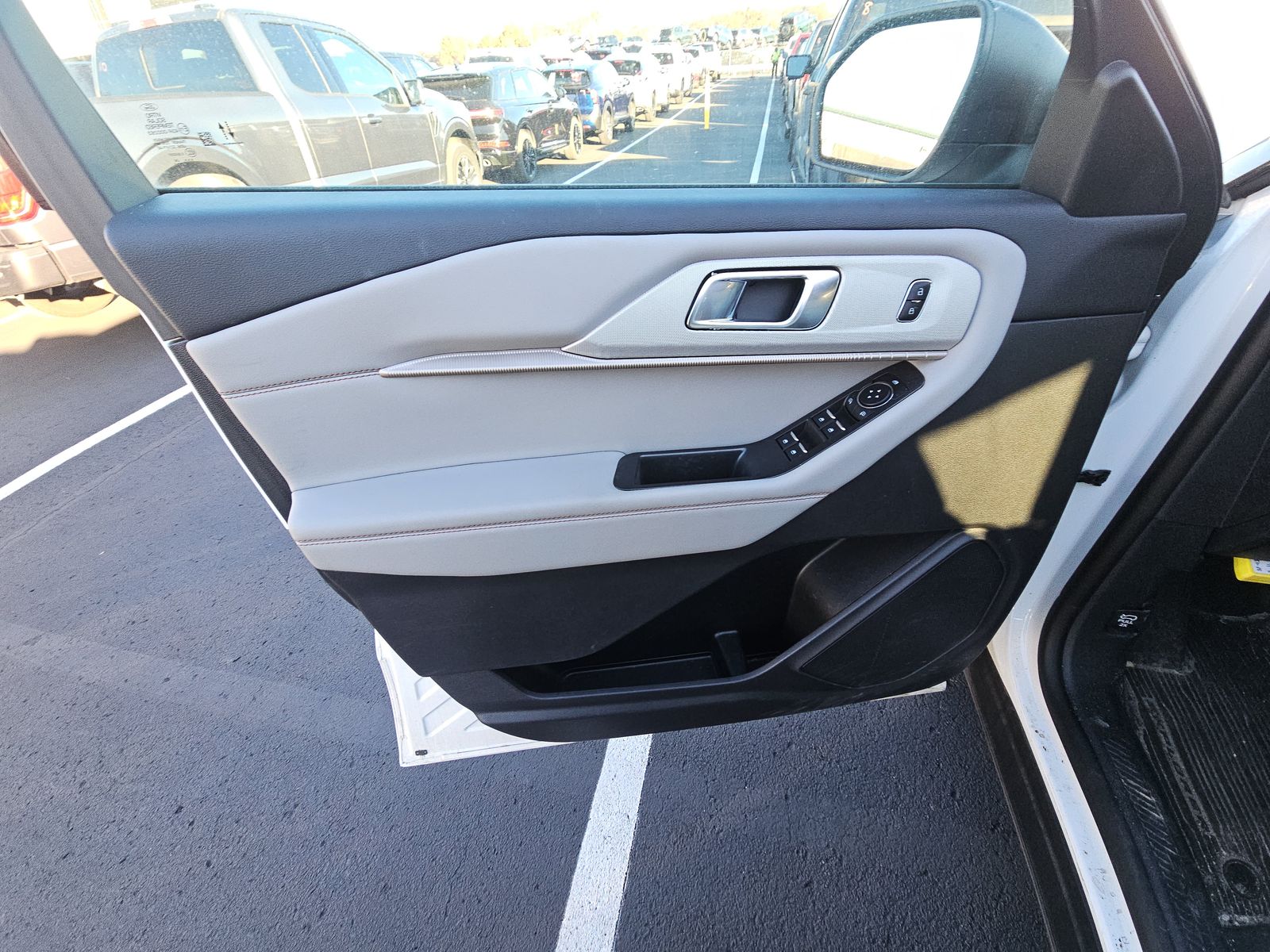 2025 Ford Explorer Active AWD