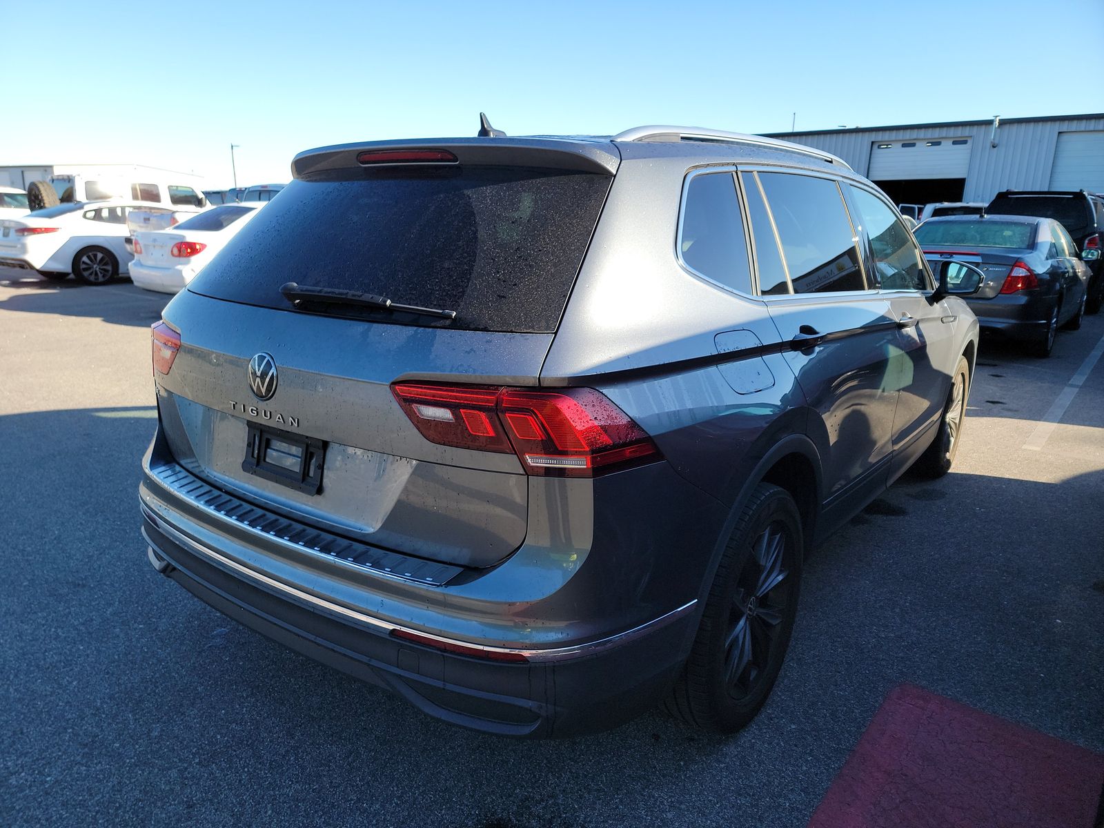 2022 Volkswagen Tiguan 2.0T SE FWD