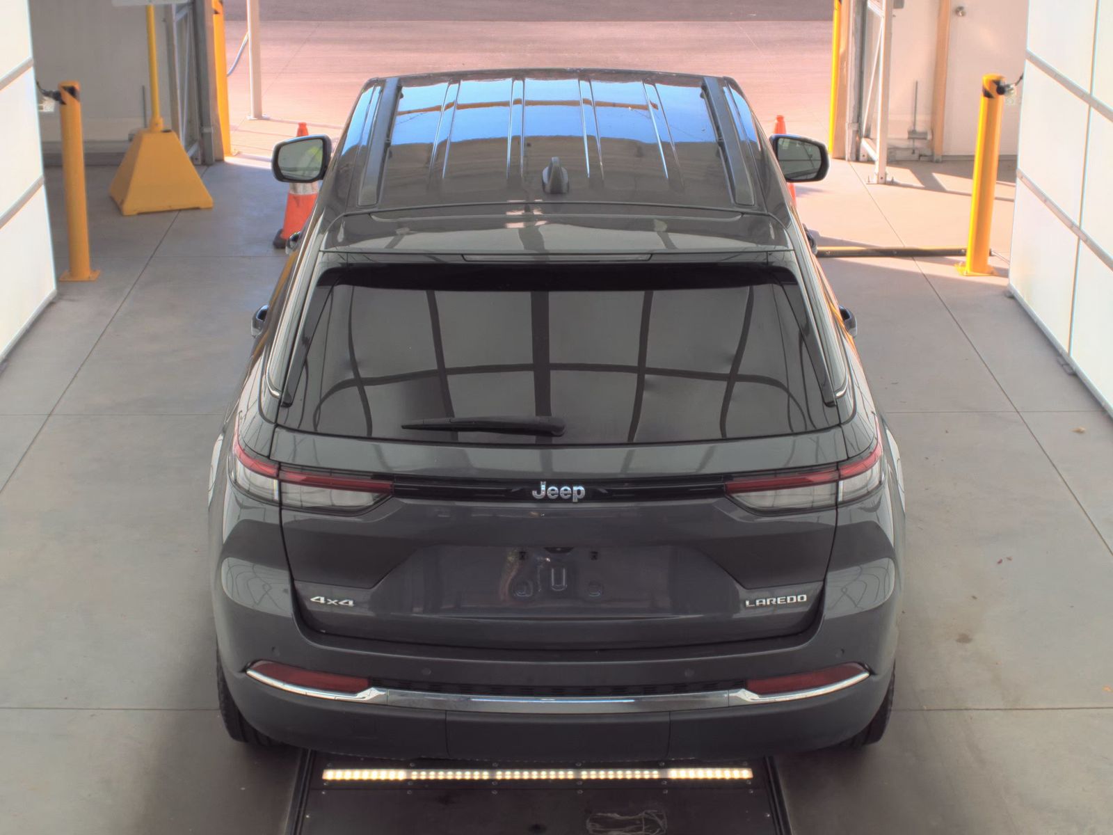 2023 Jeep Grand Cherokee Laredo AWD