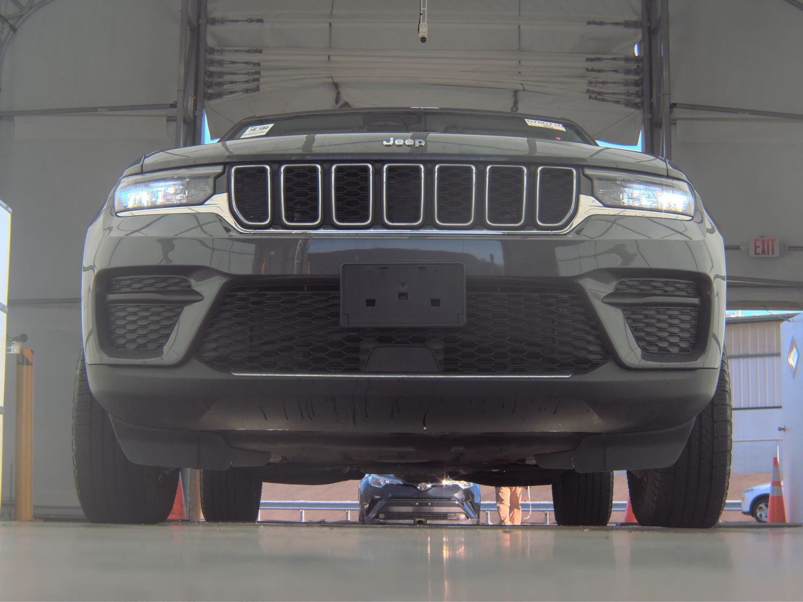 2023 Jeep Grand Cherokee Laredo AWD