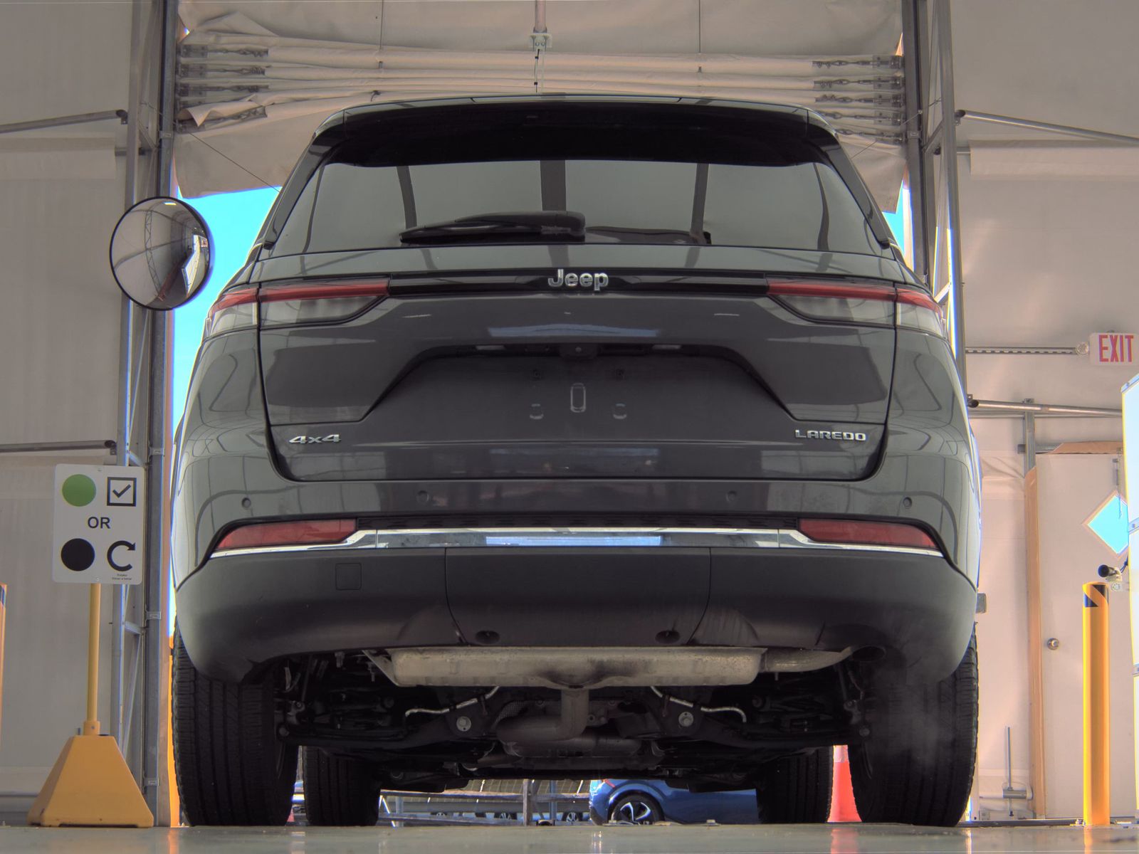 2023 Jeep Grand Cherokee Laredo AWD