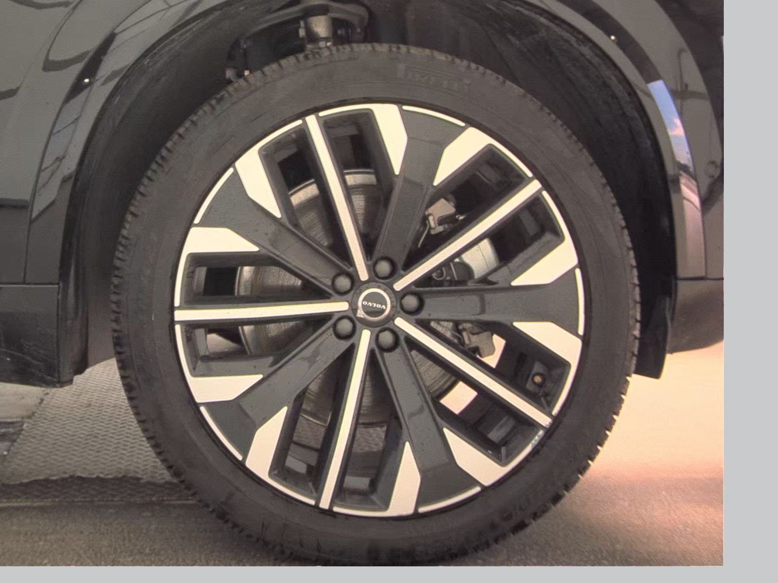 2025 Volvo XC90 B6 Plus AWD