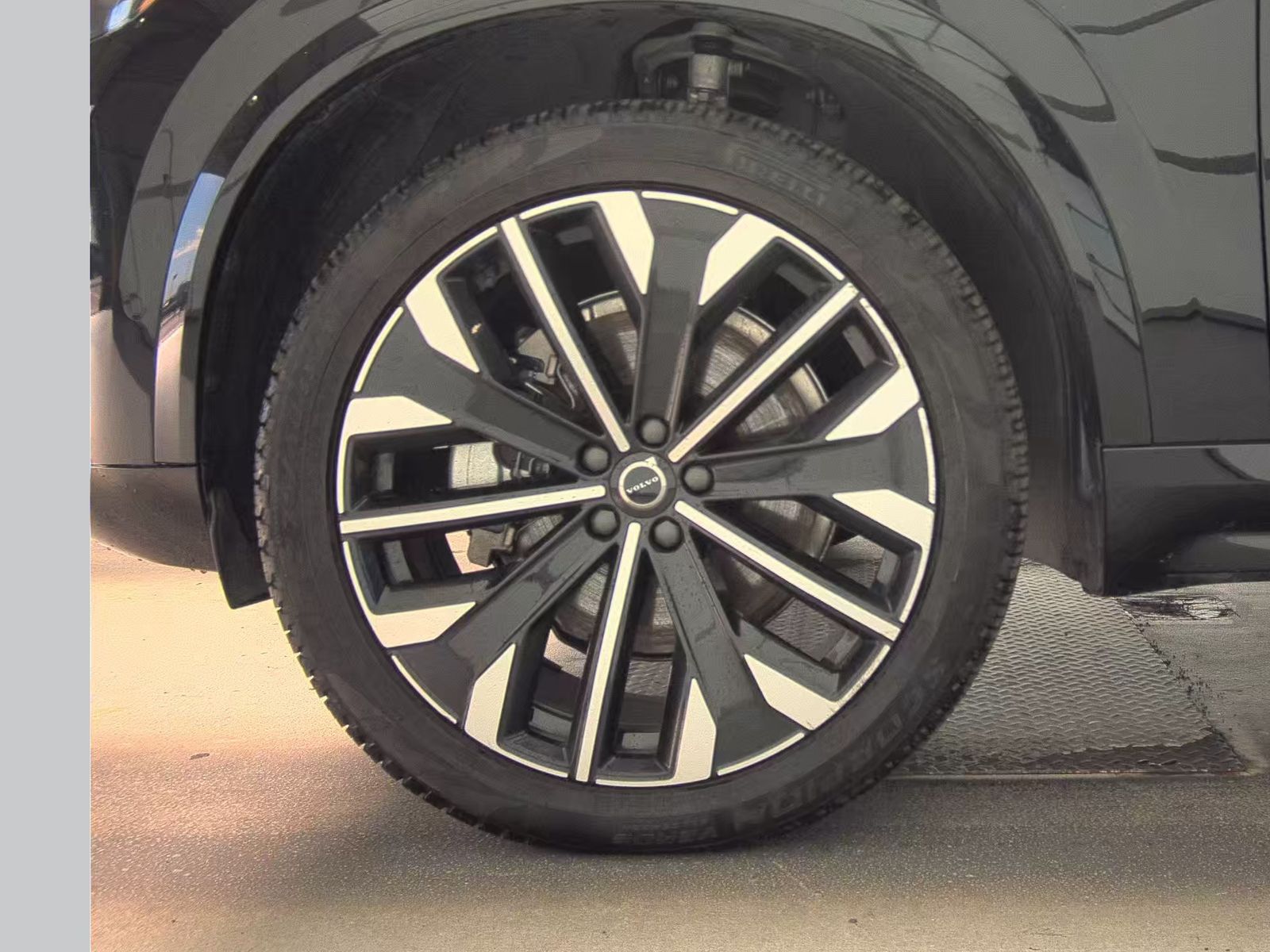 2025 Volvo XC90 B6 Plus AWD