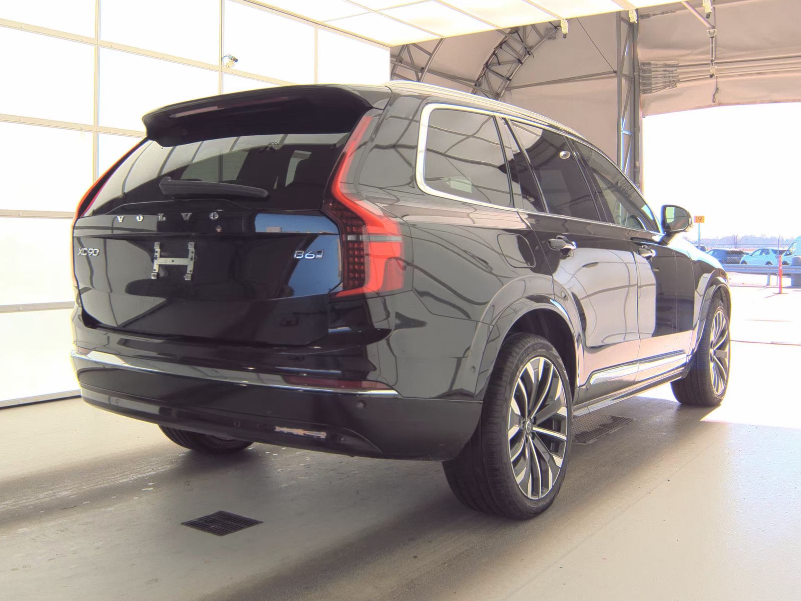 2025 Volvo XC90 B6 Plus AWD