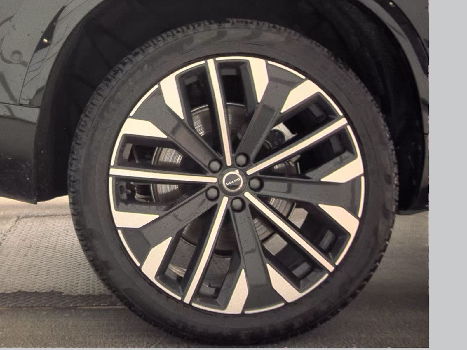 2025 Volvo XC90 B6 Plus AWD