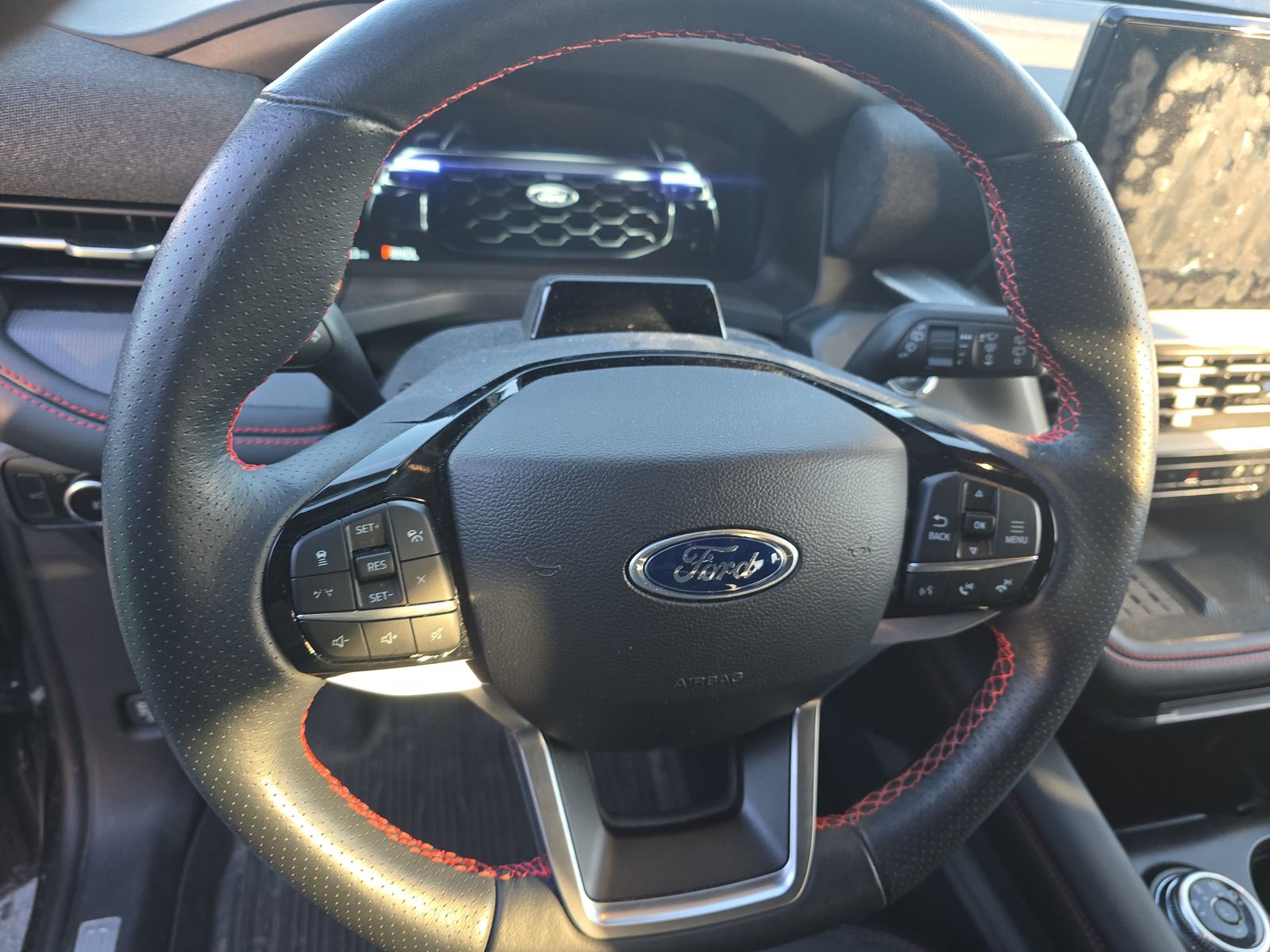 2025 Ford Explorer ST-Line AWD