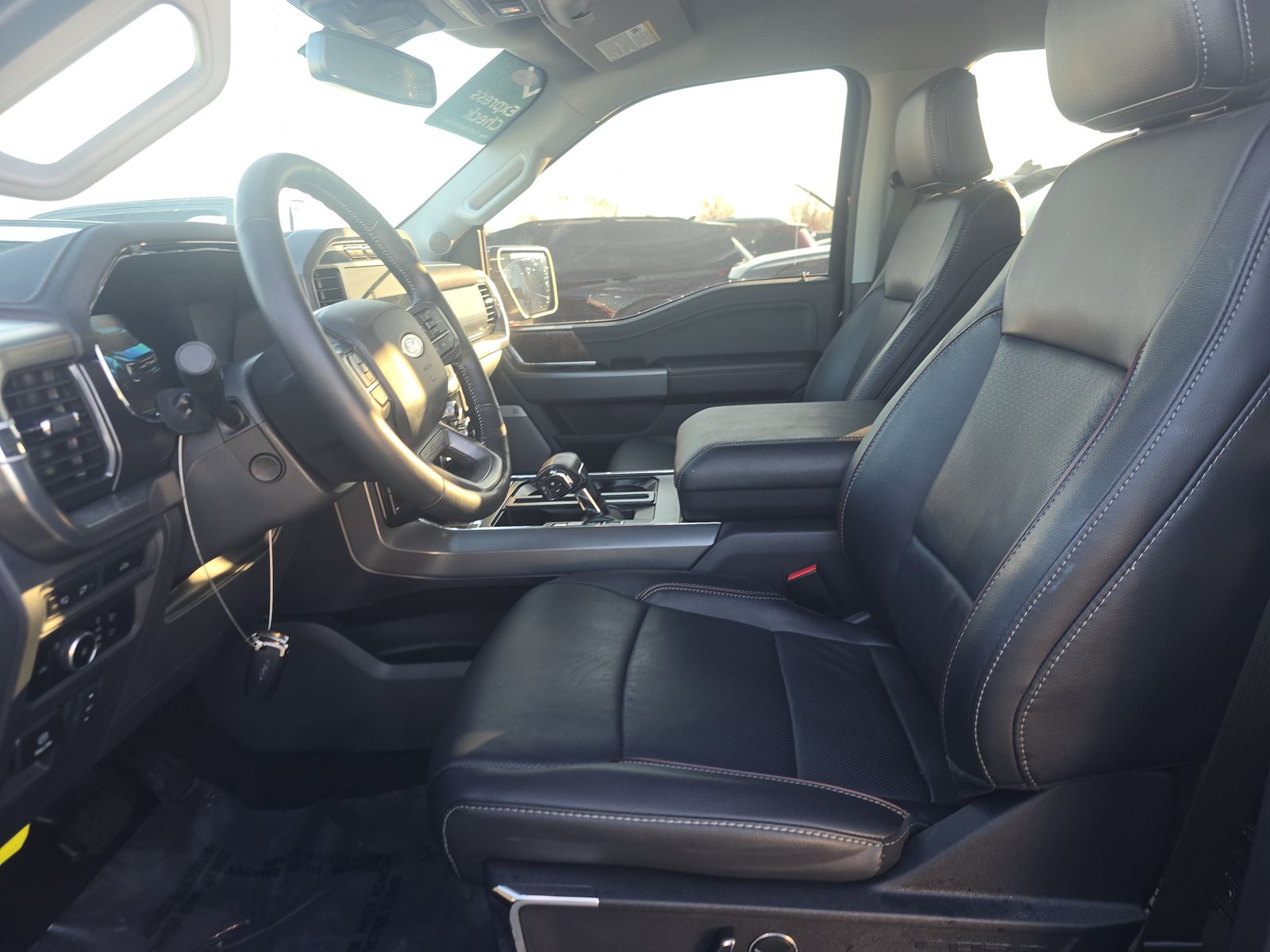 2023 Ford F-150 Lariat AWD