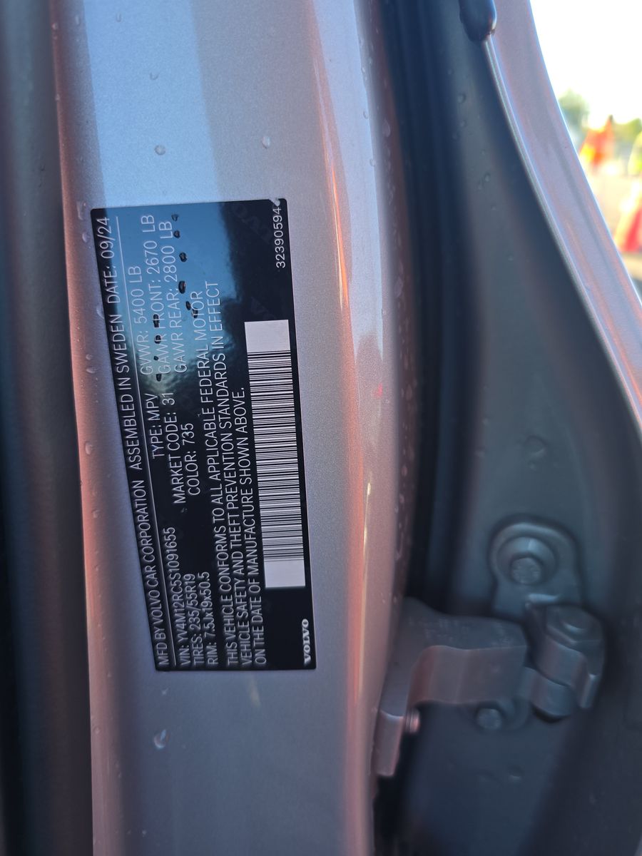 2025 Volvo XC60 B5 Plus AWD