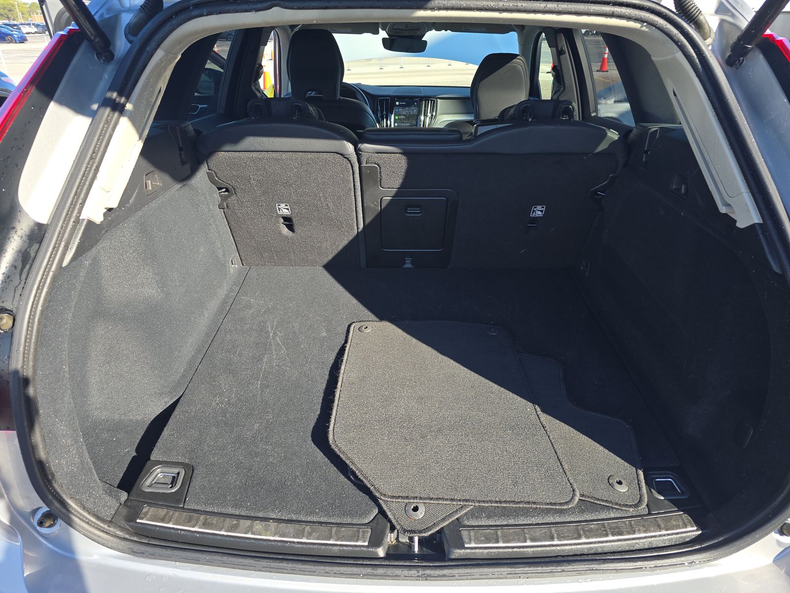 2025 Volvo XC60 B5 Plus AWD