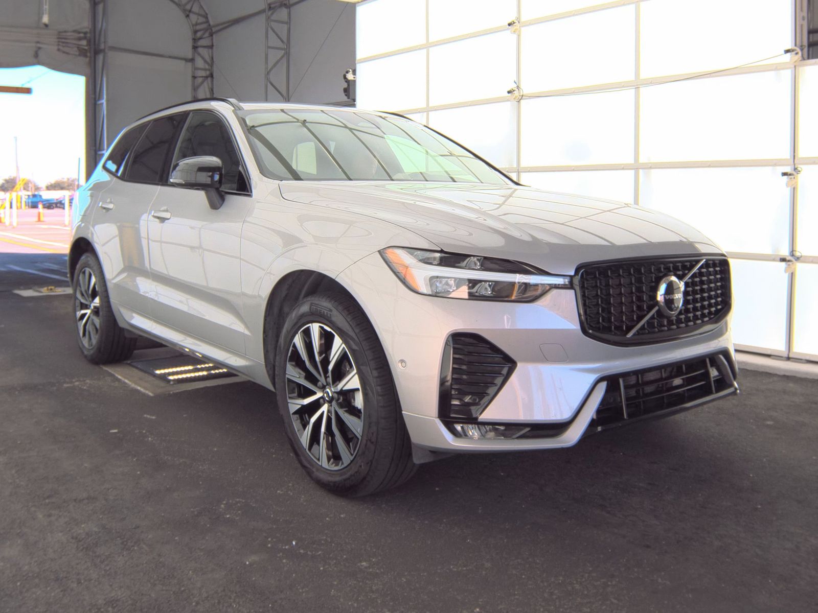 2025 Volvo XC60 B5 Plus AWD