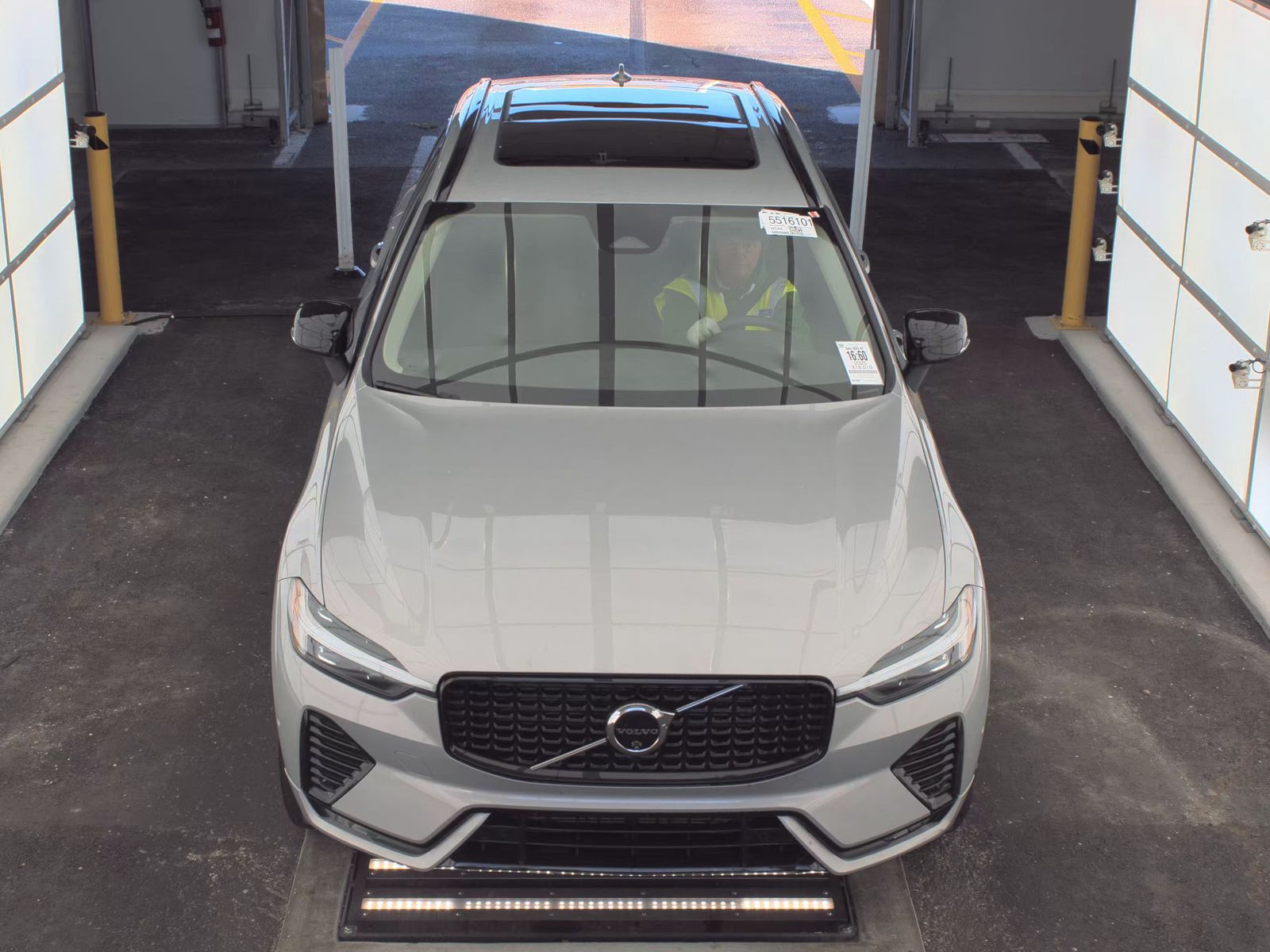 2025 Volvo XC60 B5 Plus AWD