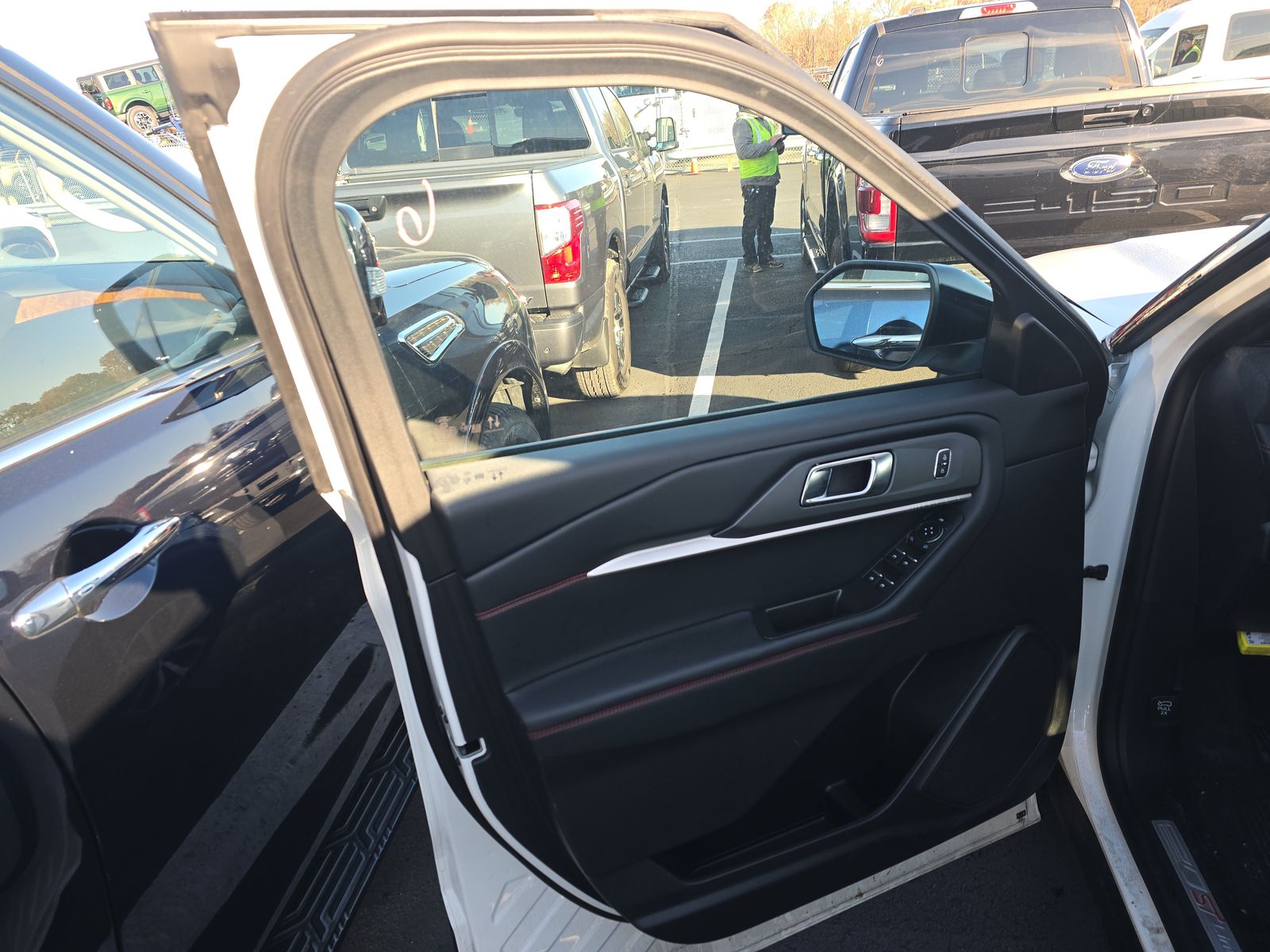 2025 Ford Explorer ST-Line AWD