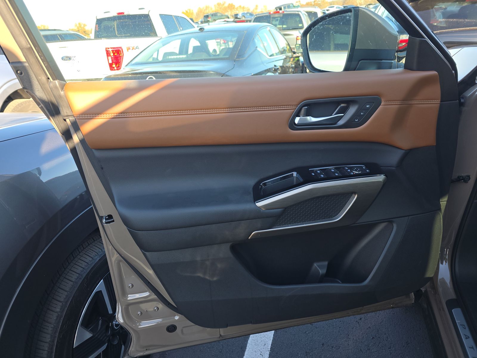 2024 Nissan Pathfinder Platinum FWD