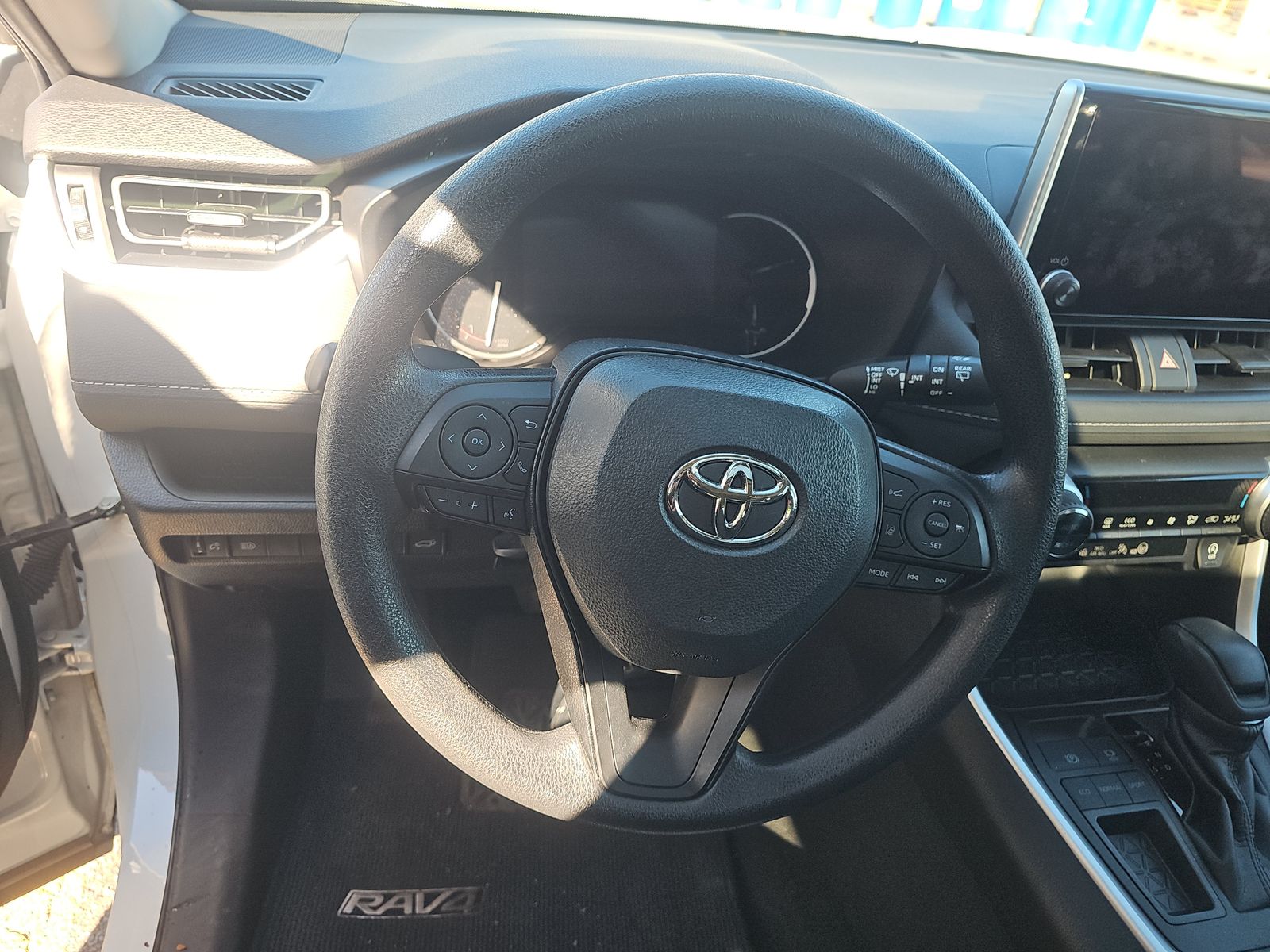 2023 Toyota RAV4 XLE FWD