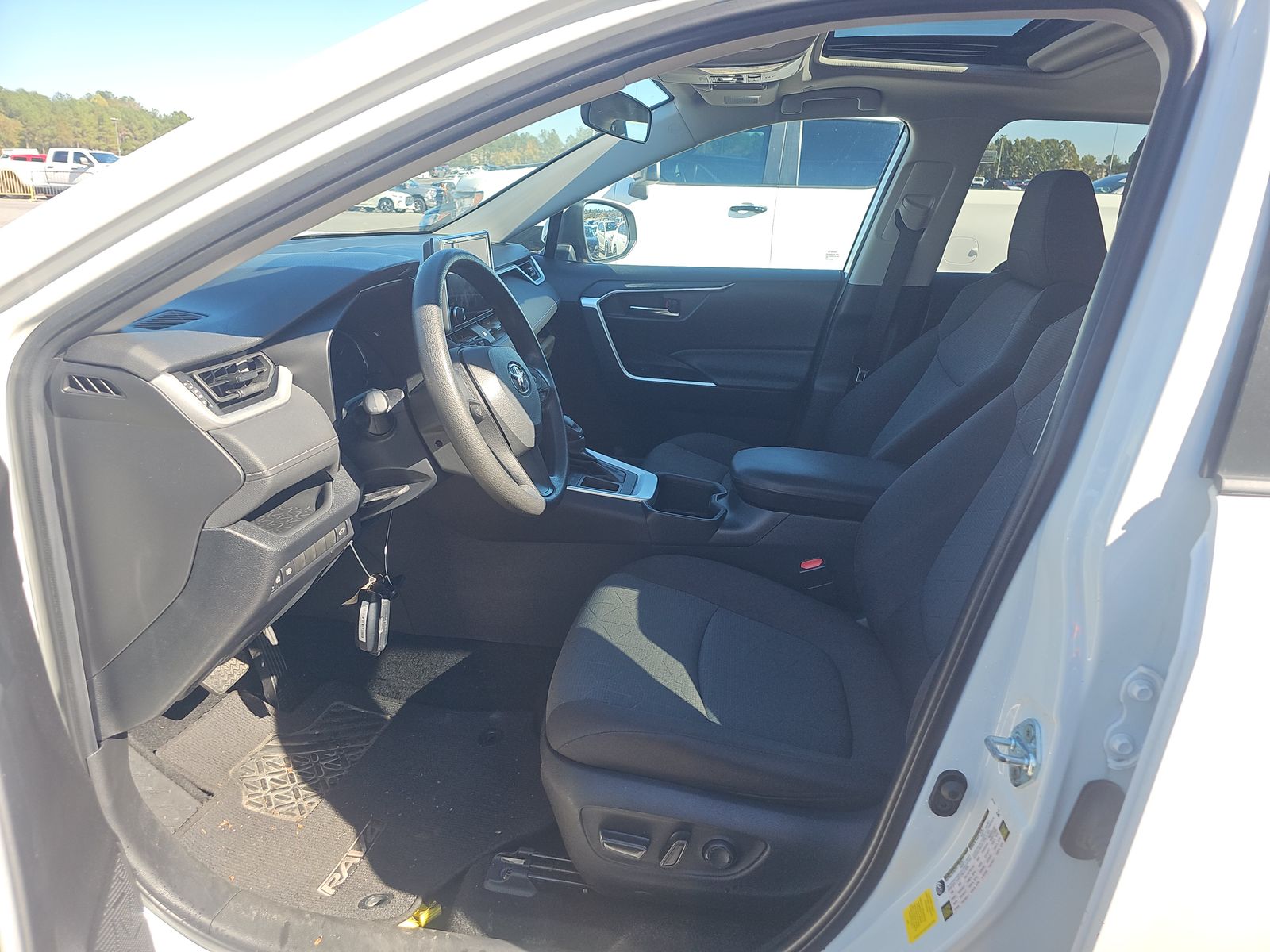 2023 Toyota RAV4 XLE FWD