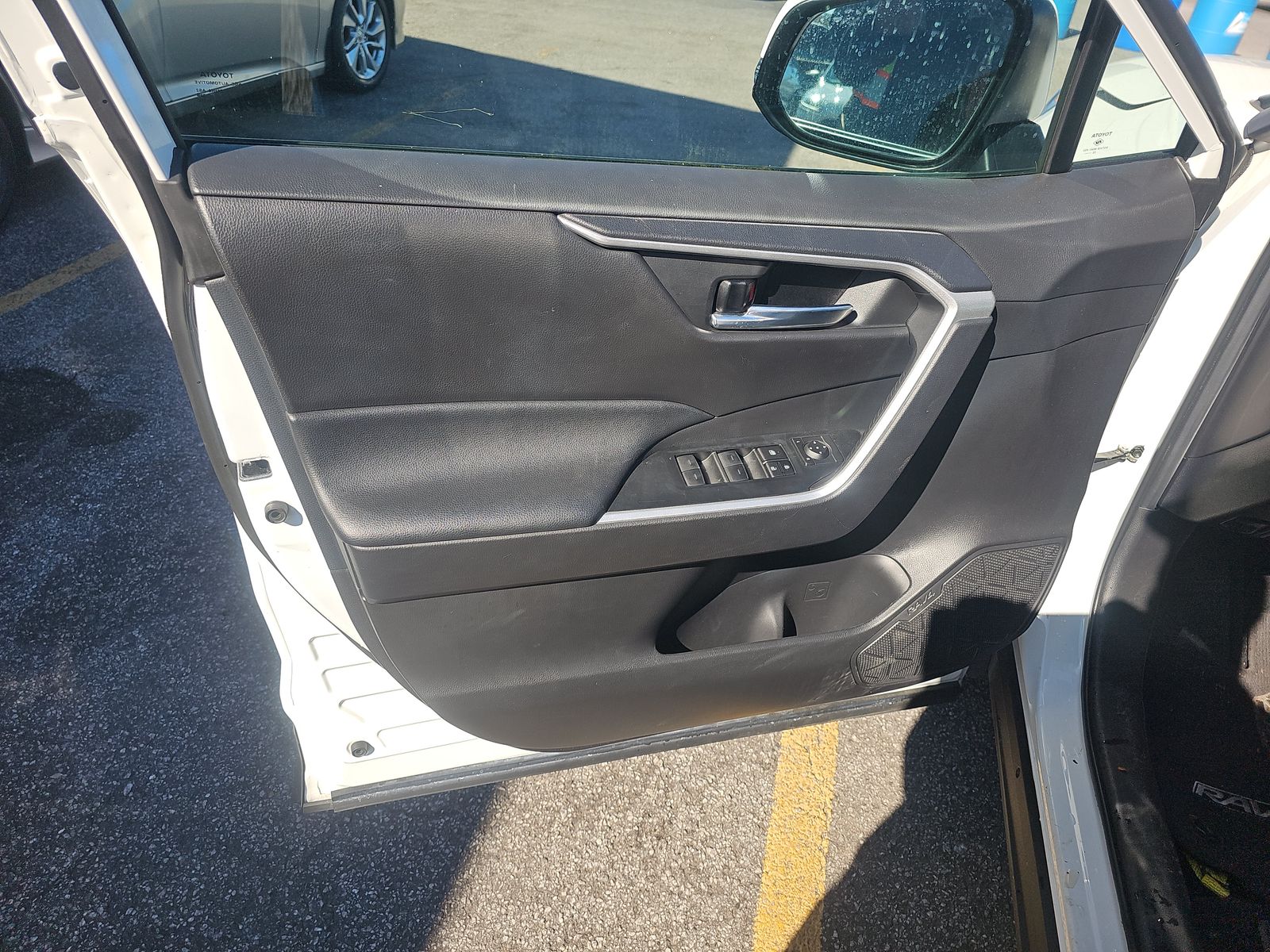 2023 Toyota RAV4 XLE FWD