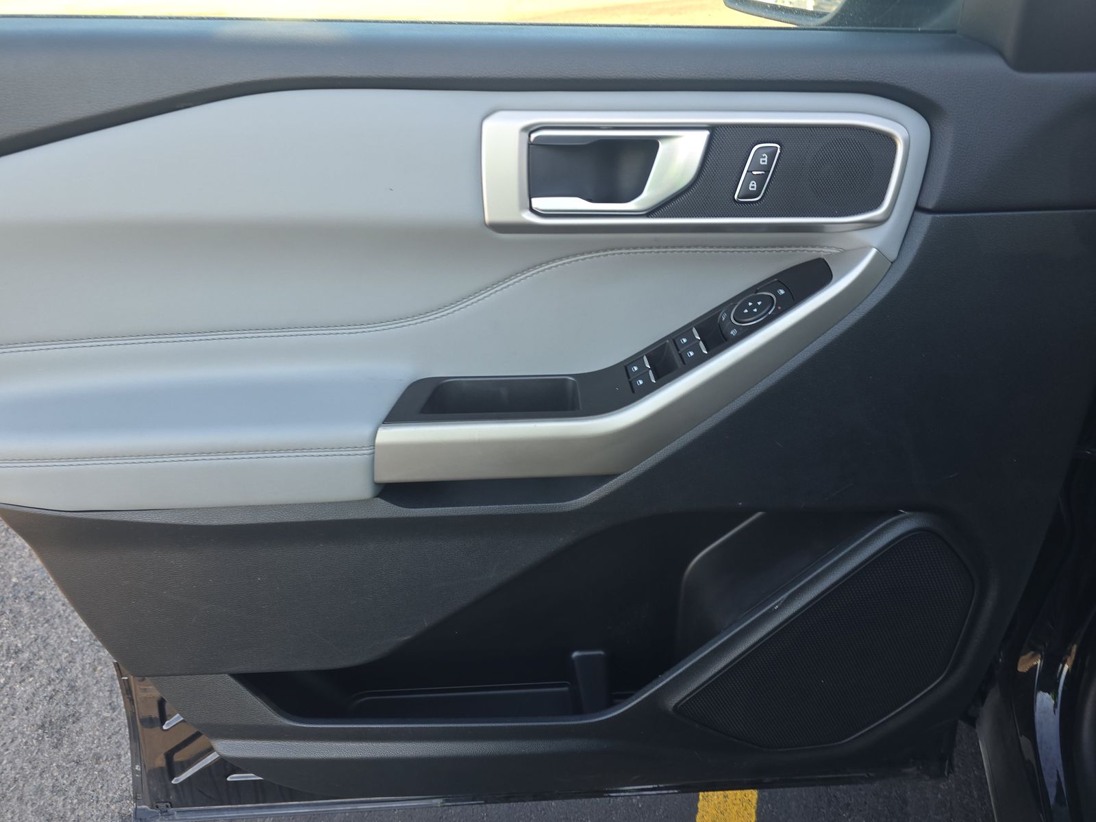 2023 Ford Explorer XLT AWD