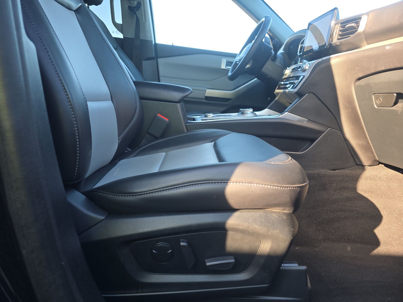 2023 Ford Explorer XLT AWD