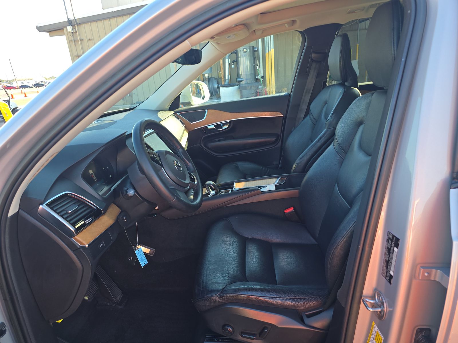 2023 Volvo XC90 B6 Plus AWD