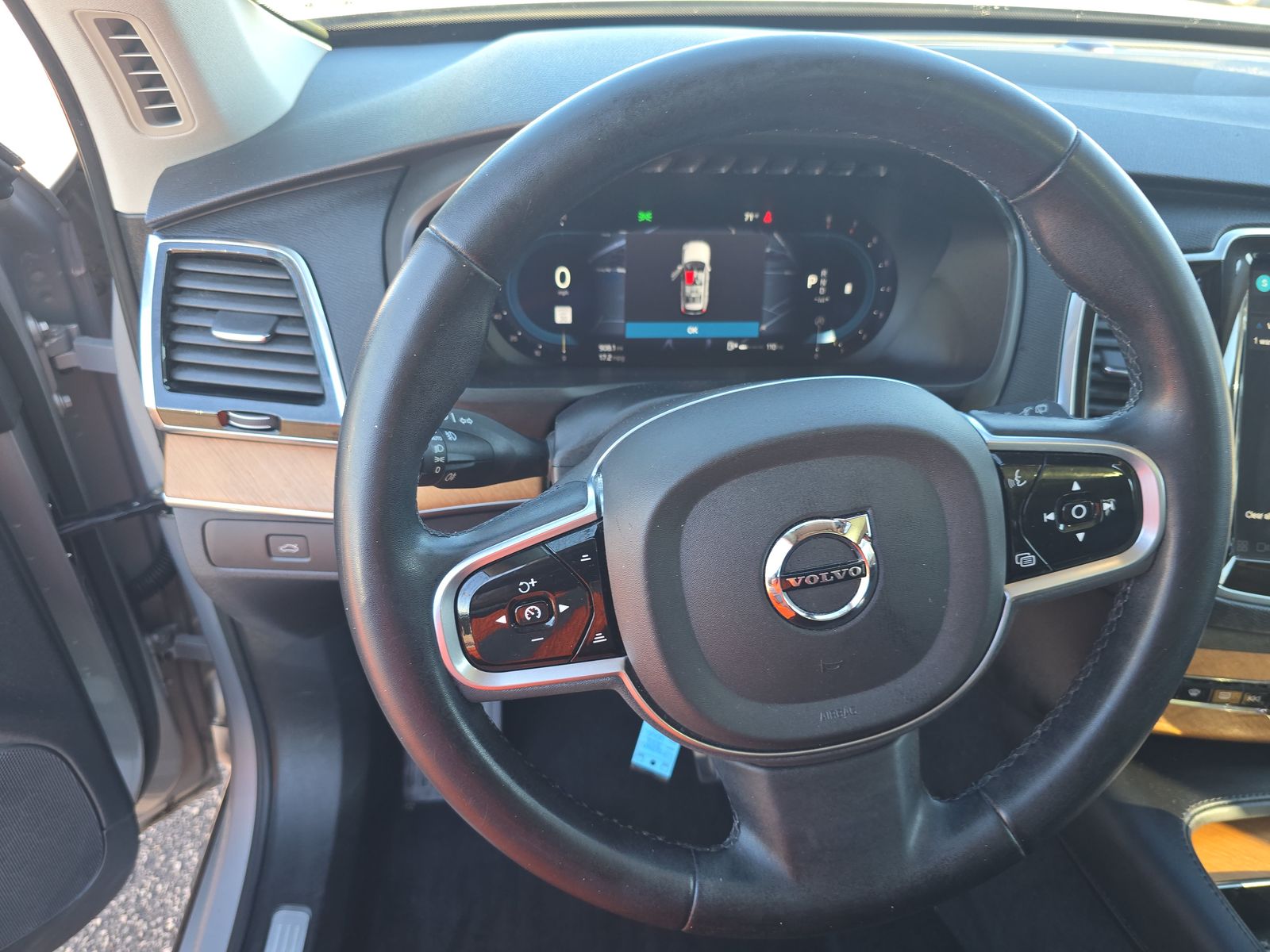 2023 Volvo XC90 B6 Plus AWD