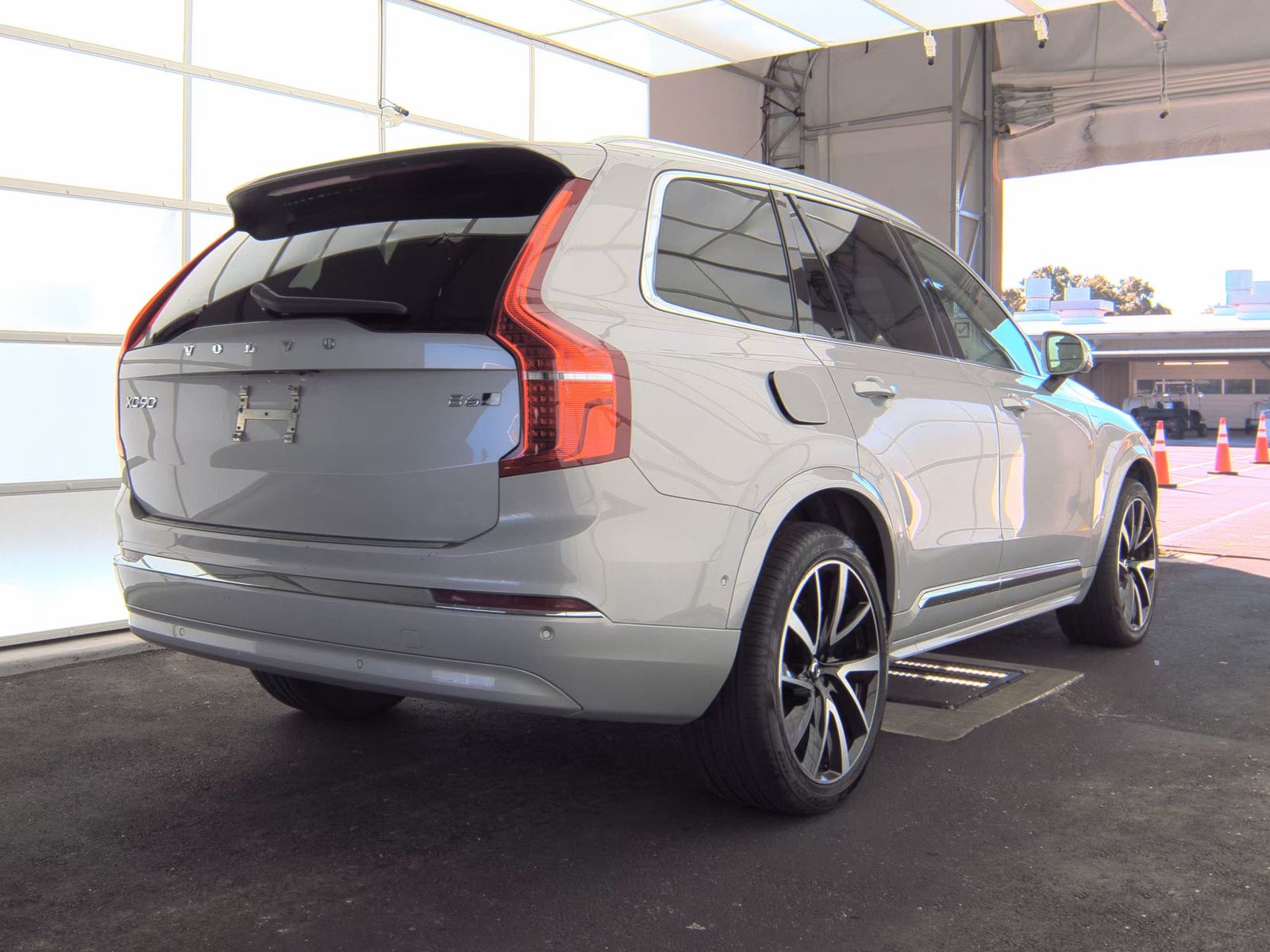 2023 Volvo XC90 B6 Plus AWD