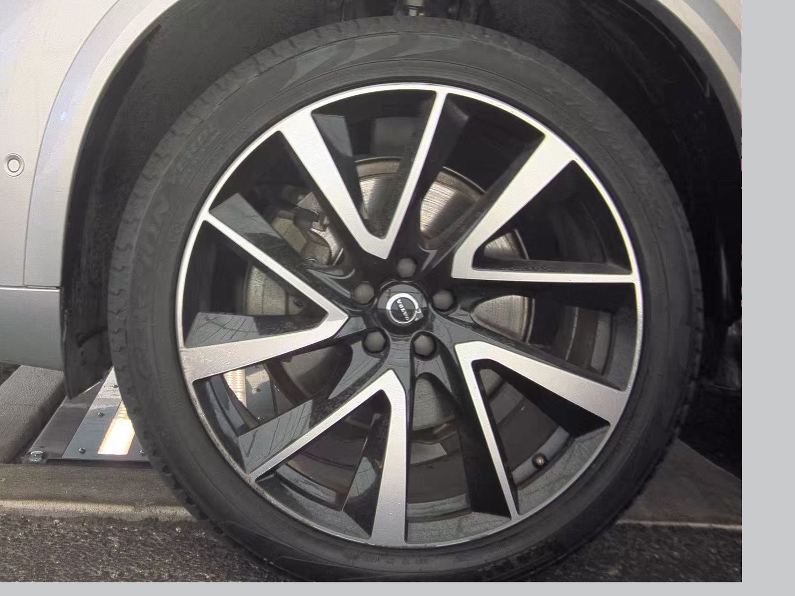 2023 Volvo XC90 B6 Plus AWD