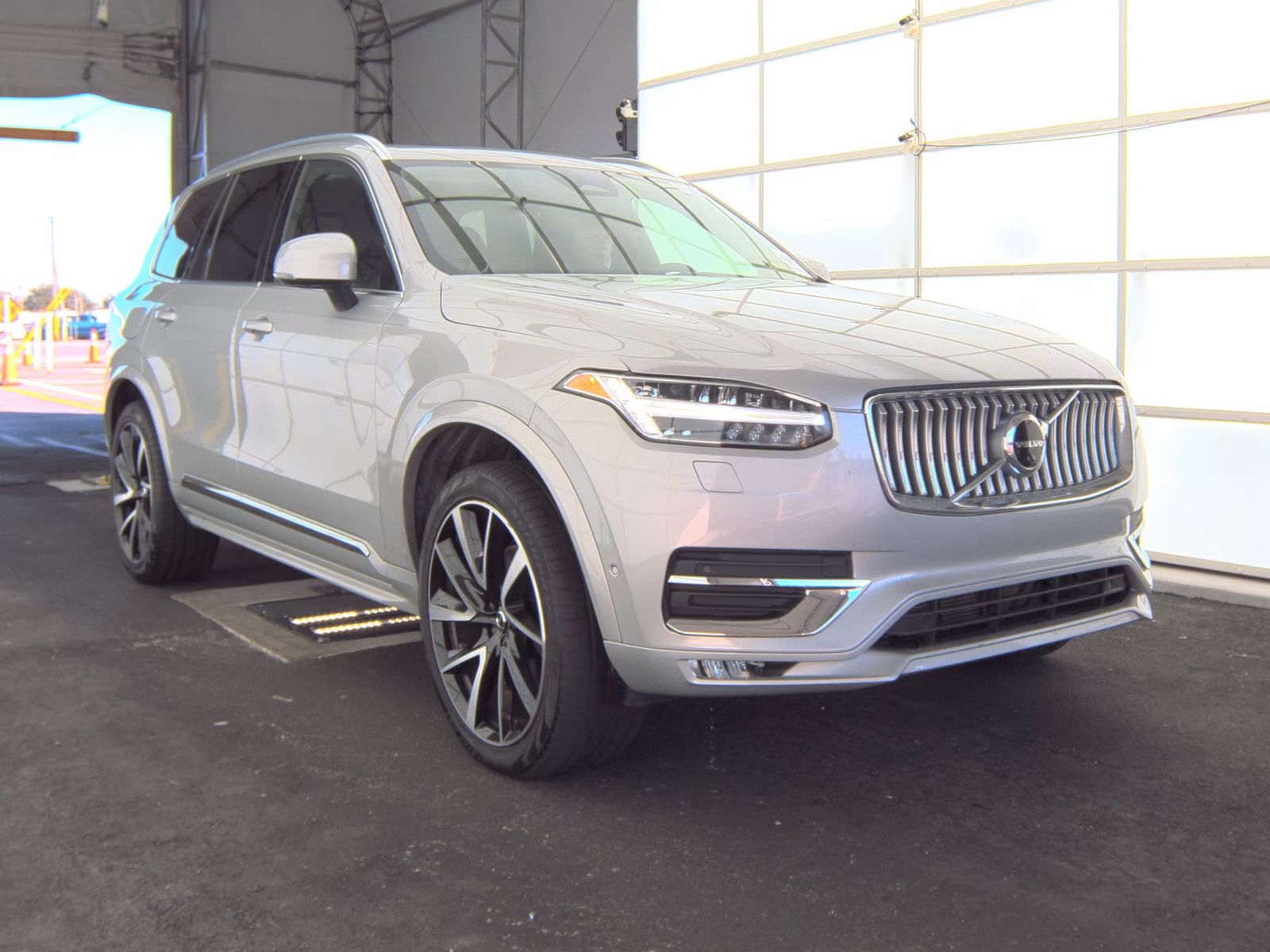 2023 Volvo XC90 B6 Plus AWD