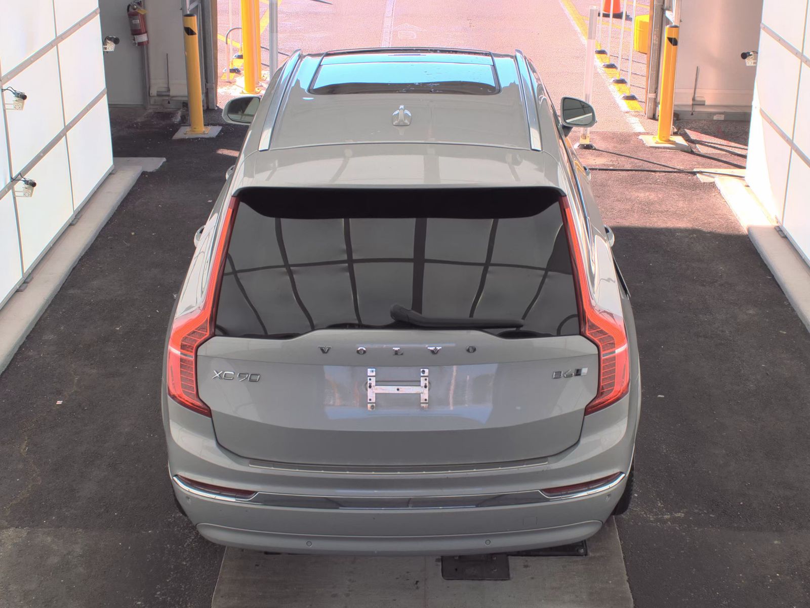 2023 Volvo XC90 B6 Plus AWD