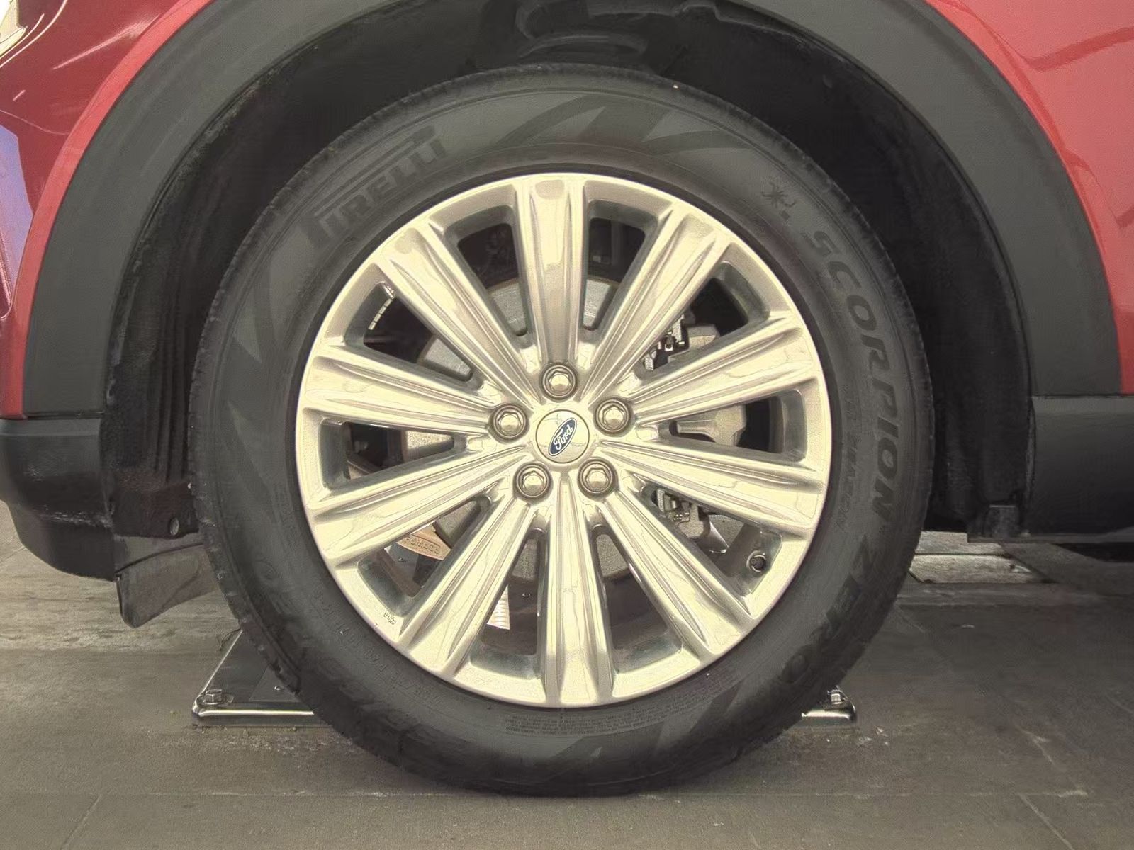 2023 Ford Explorer Limited FWD