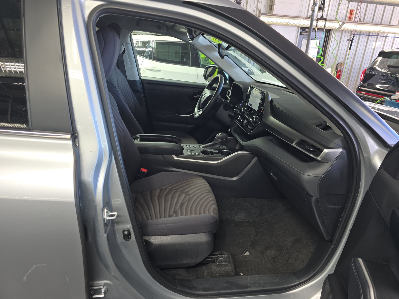 2024 Toyota Highlander LE AWD