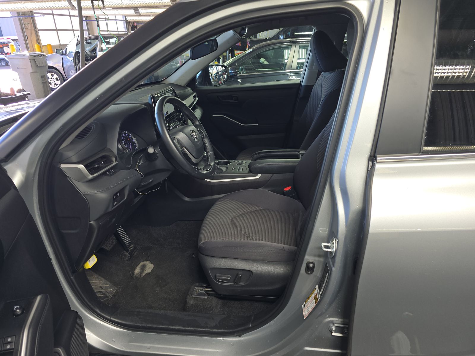 2024 Toyota Highlander LE AWD