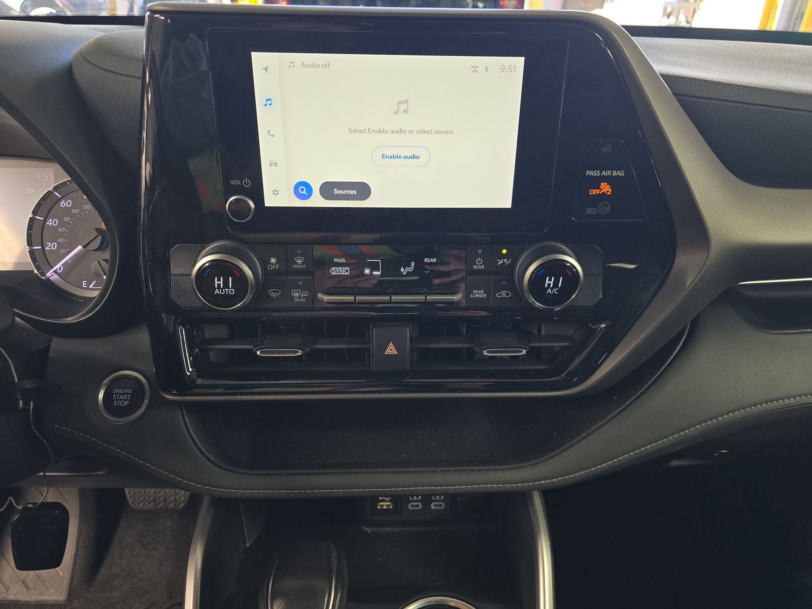 2024 Toyota Highlander LE AWD