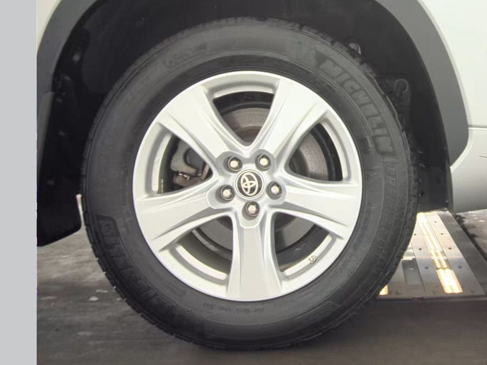 2024 Toyota Highlander LE AWD