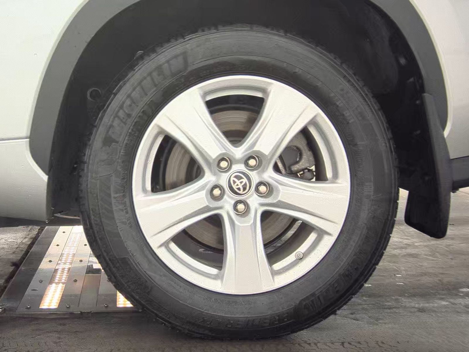 2024 Toyota Highlander LE AWD