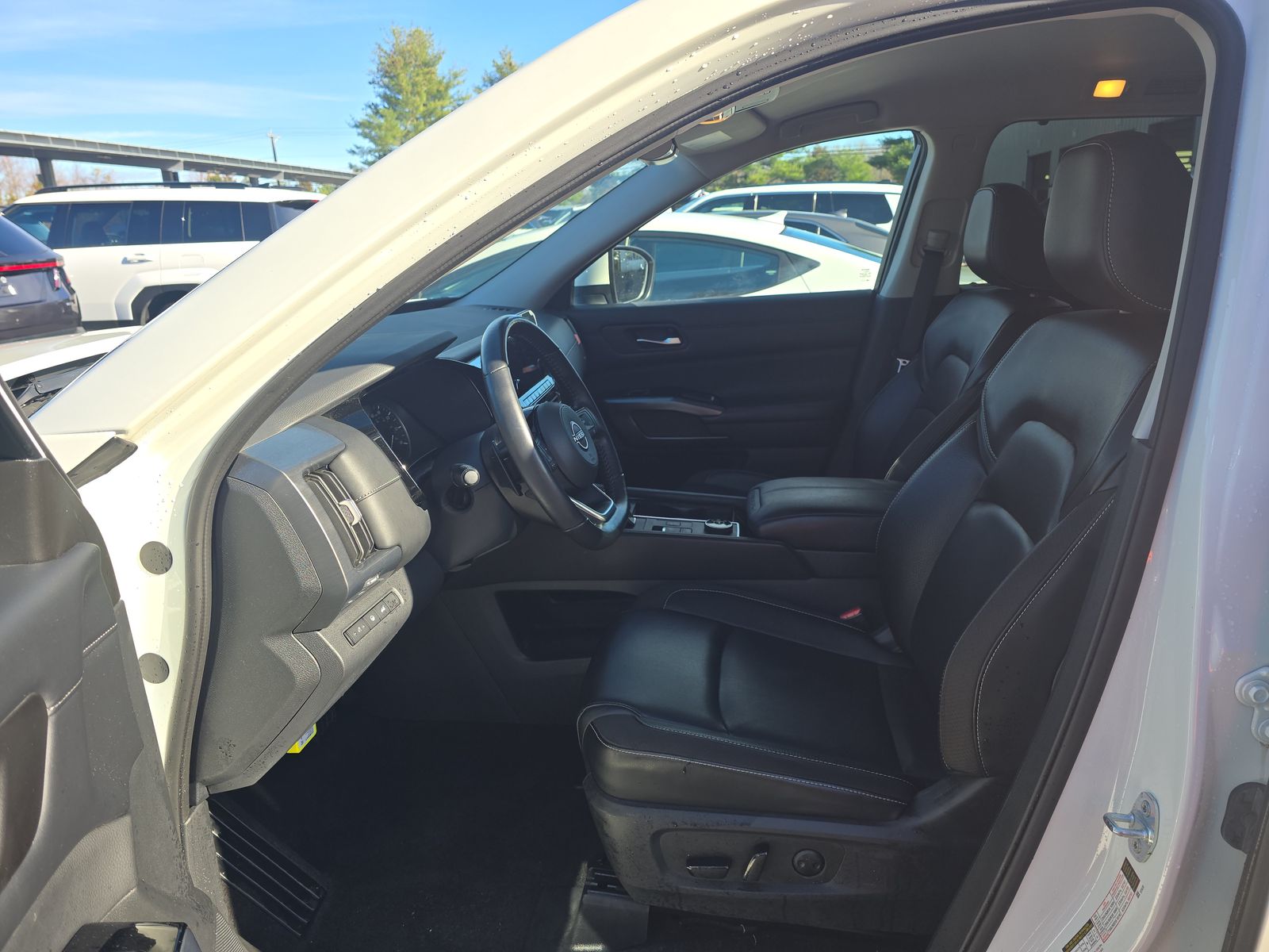 2023 Nissan Pathfinder SL AWD